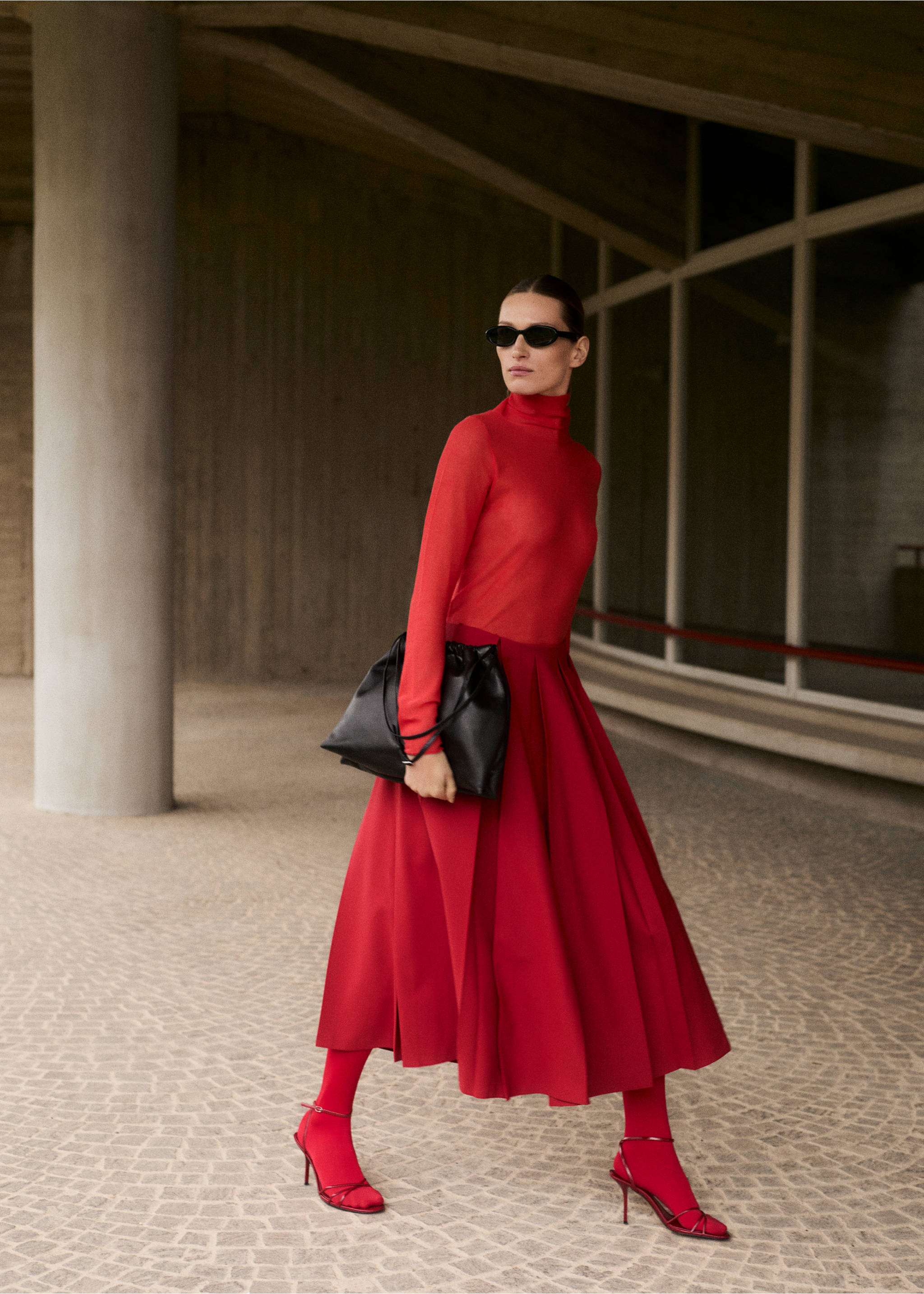 Leren tas in zakstijl - Overzichtstekening, Zwart. Ref: 87053292-00.