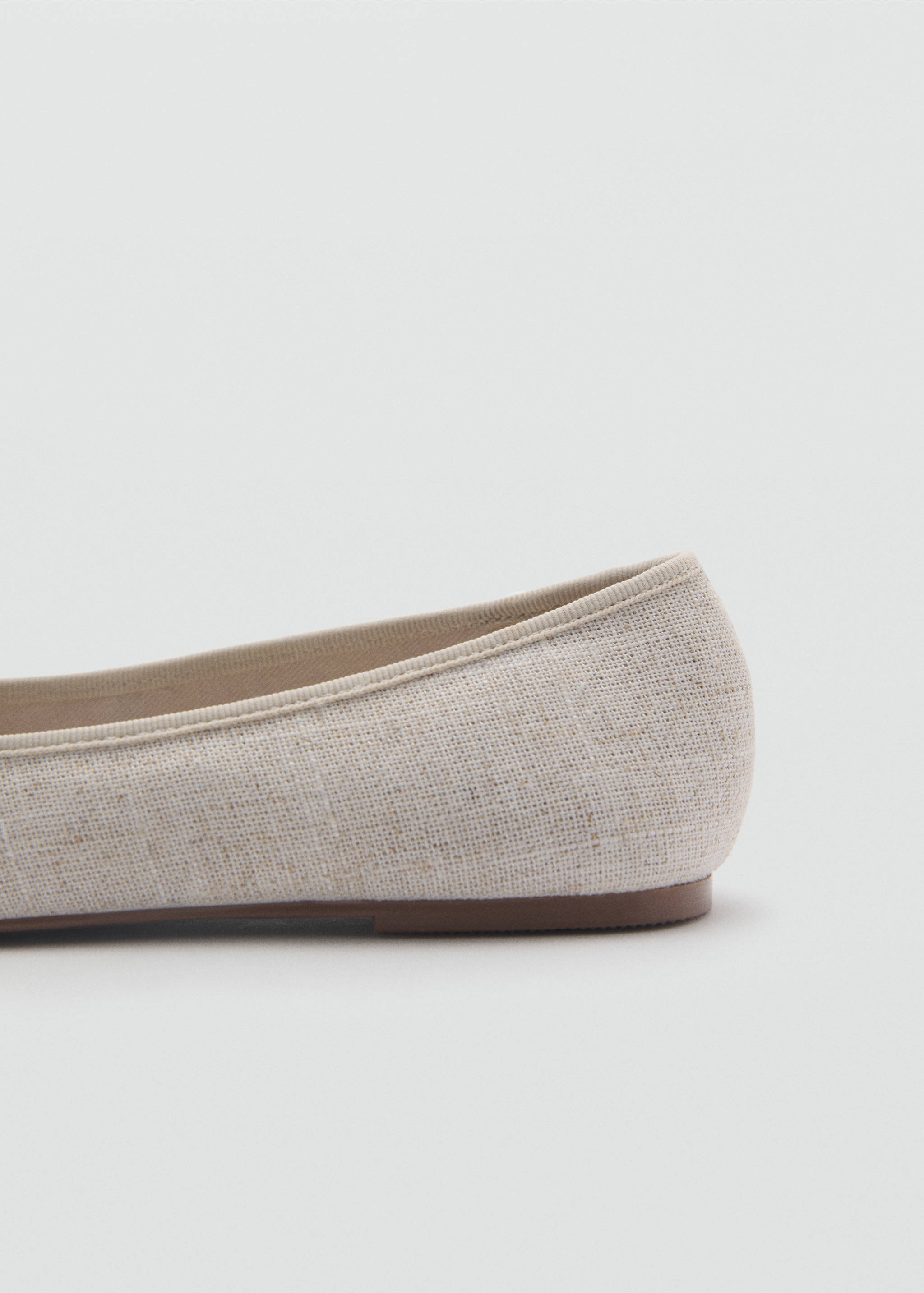 Bailarinas adorno flores - Detalle del artículo 1, Crudo. Ref: 87053652-00.