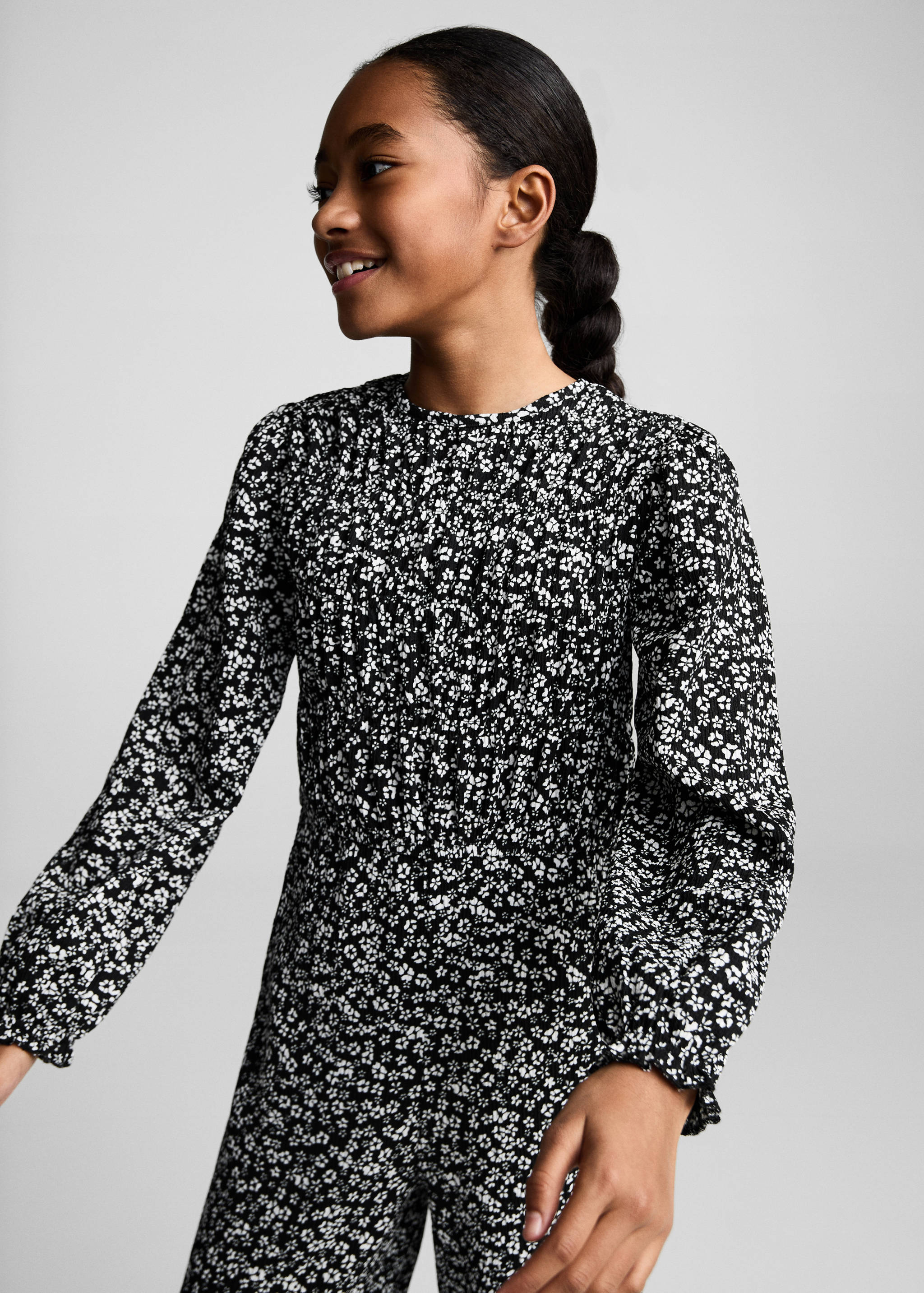 Combinaison en imprimé floral - Plan moyen