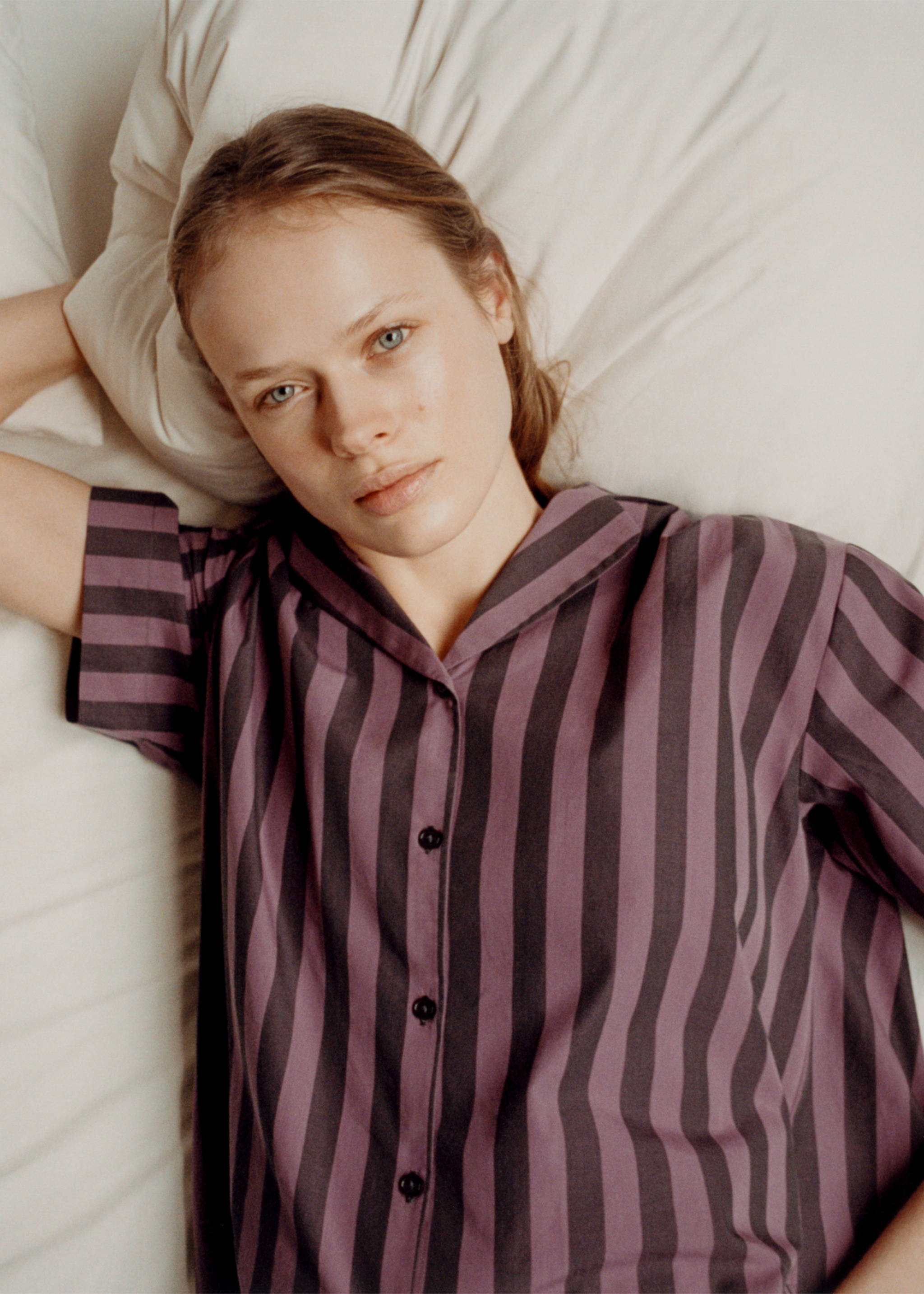 Two-tone woven striped short shirt - Details of the article 7