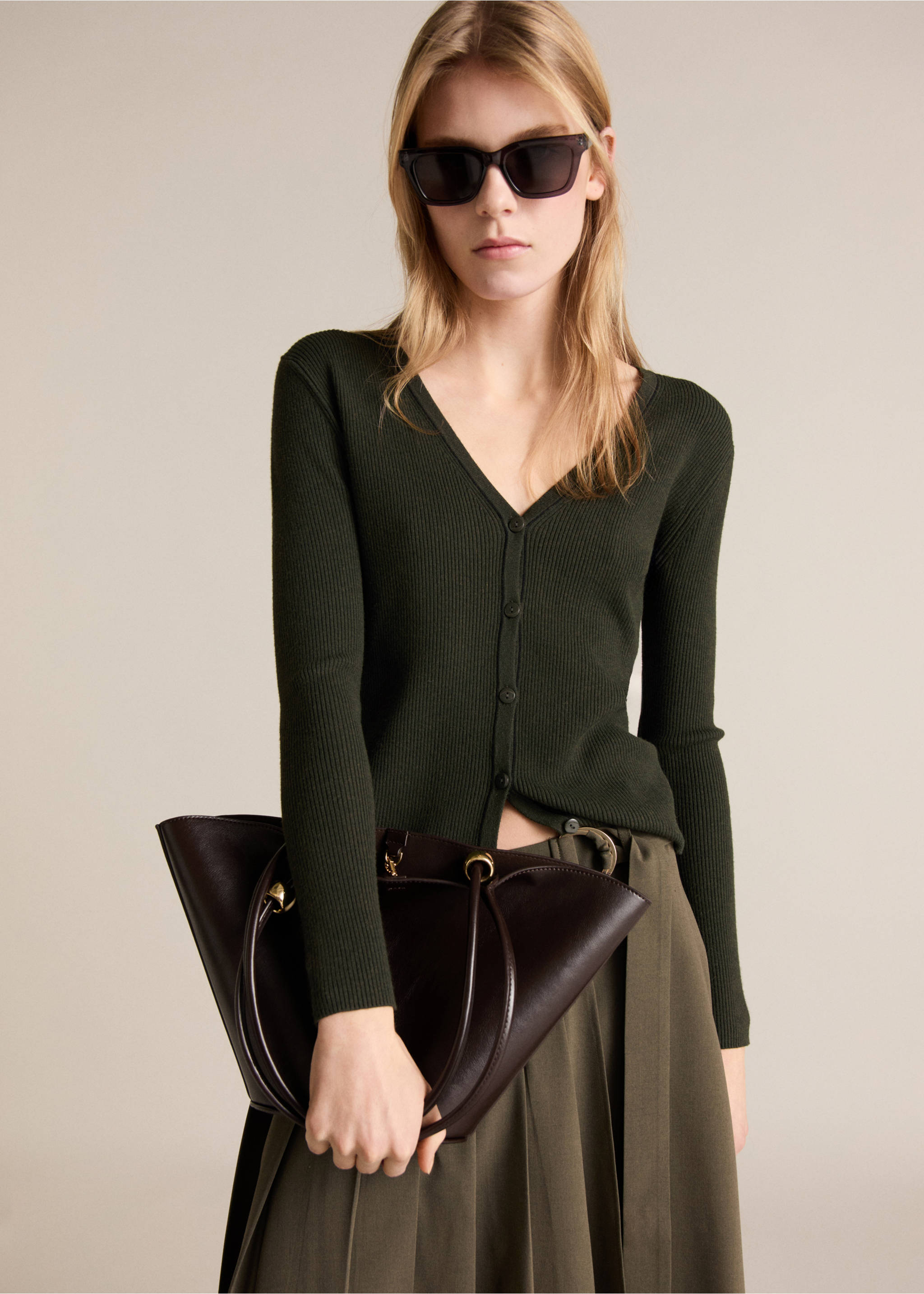 V-neck knitted cardigan - Medium plane, Khaki. Ref: 87054074-00.