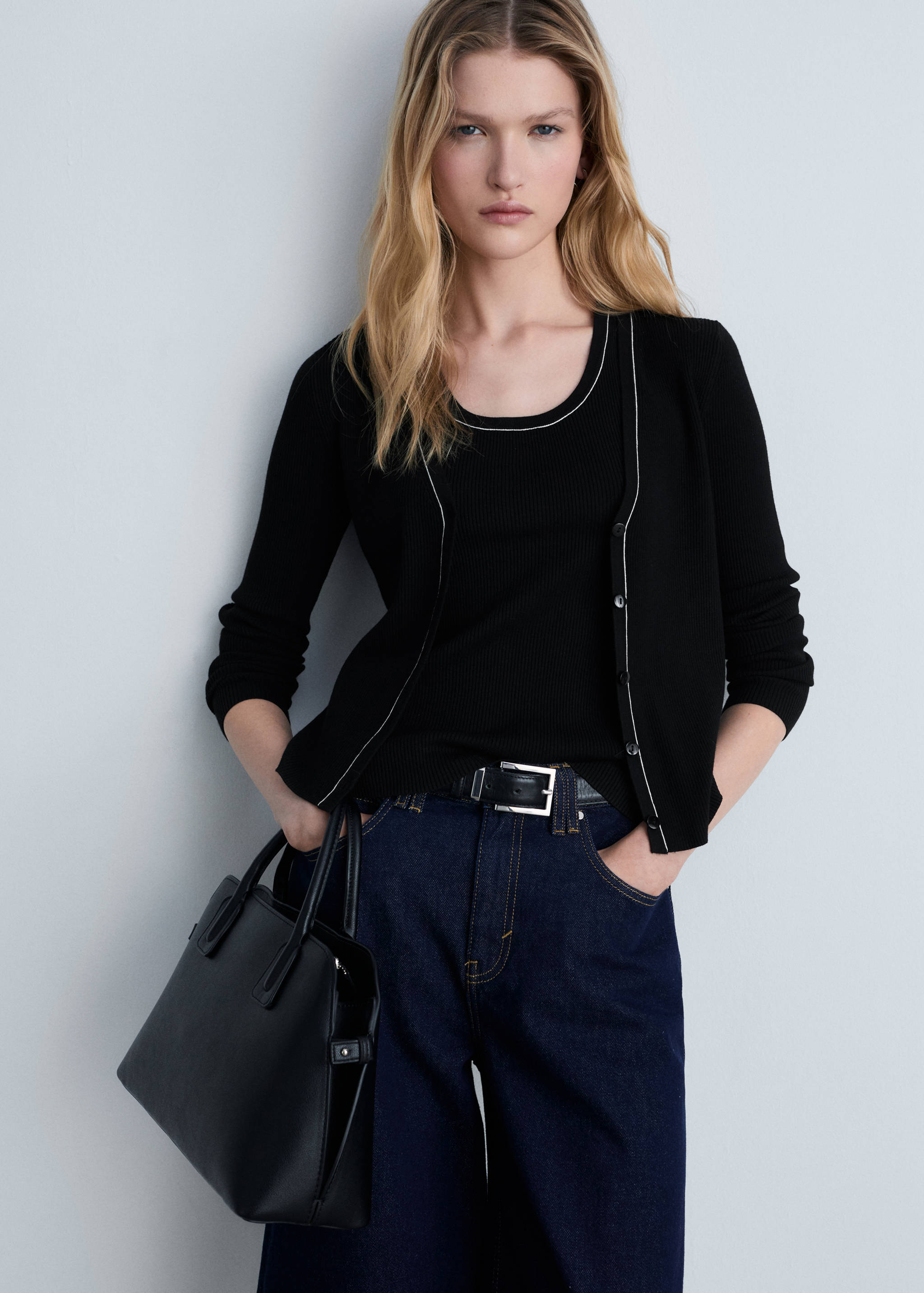 Strickcardigan mit V-Ausschnitt - Mittlere Ansicht