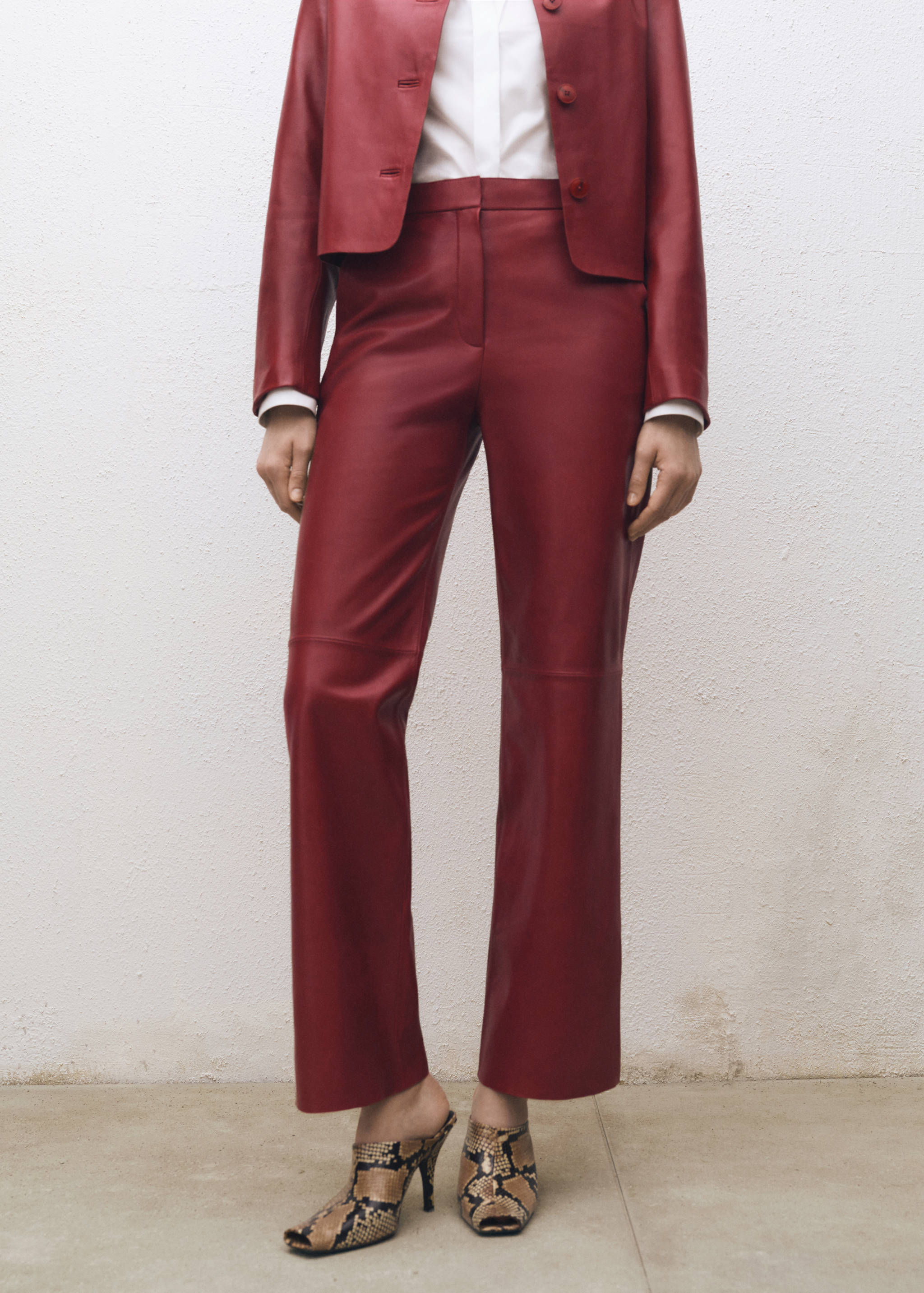 Straight-fit leather trousers - Medium plane