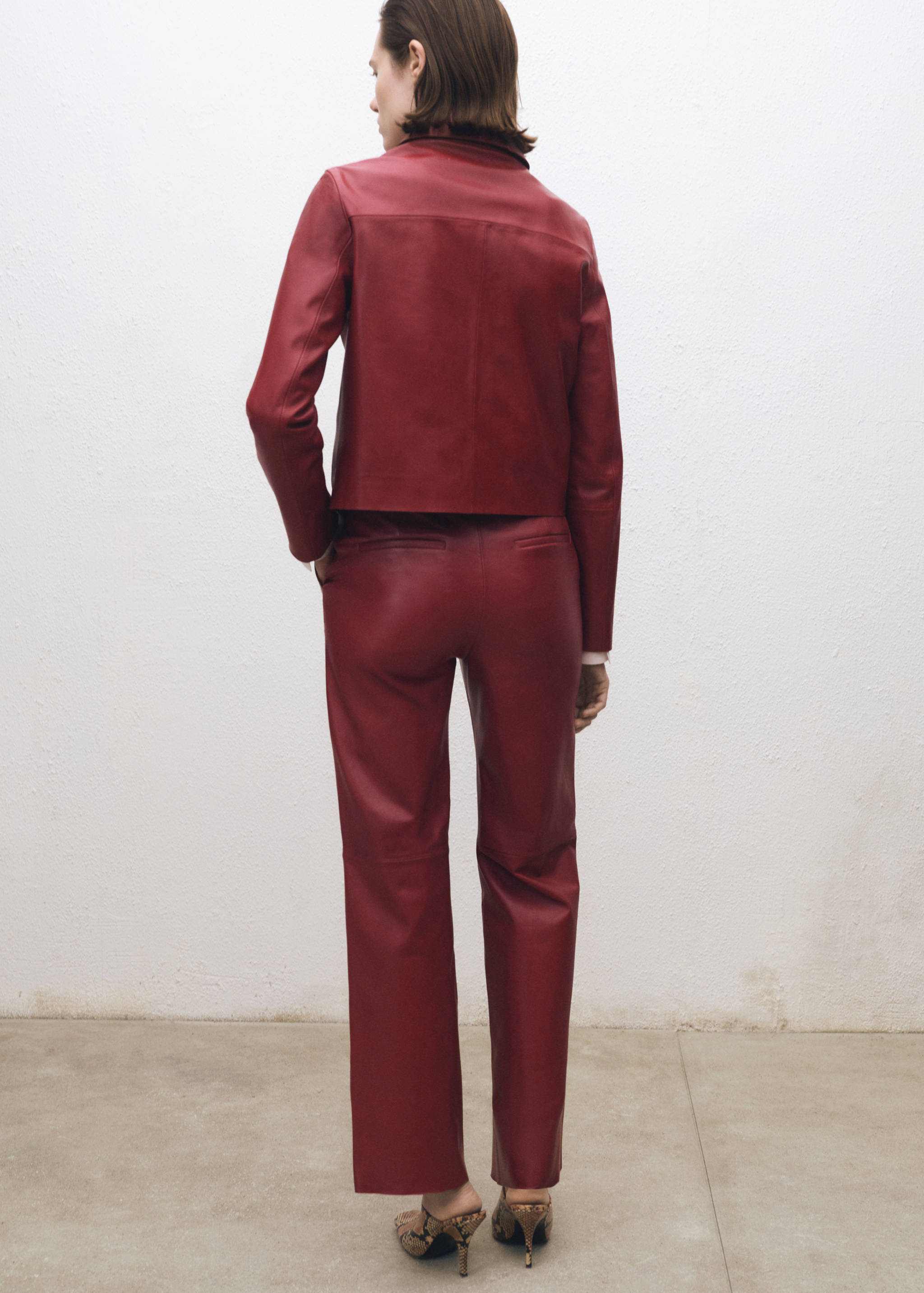 Straight-fit leather trousers - Reverse of the article