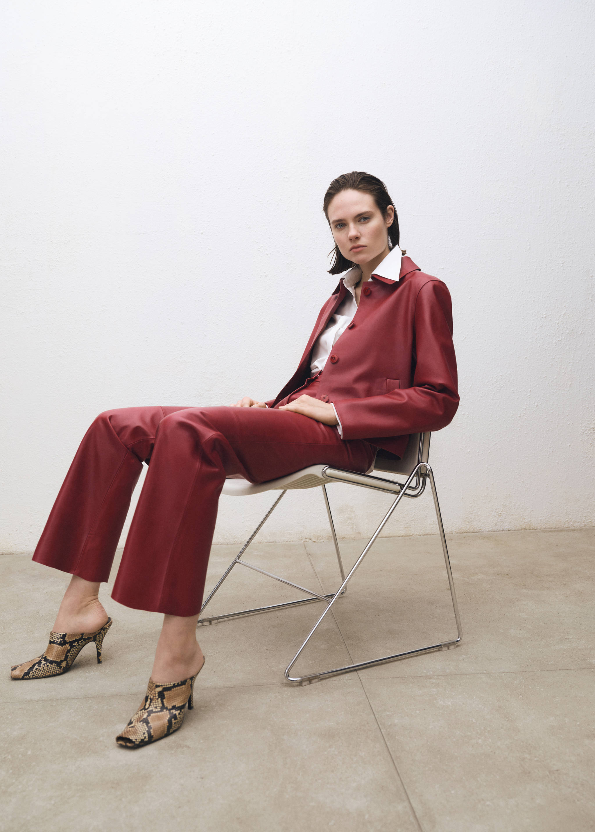 Straight-fit leather trousers - Details of the article 2