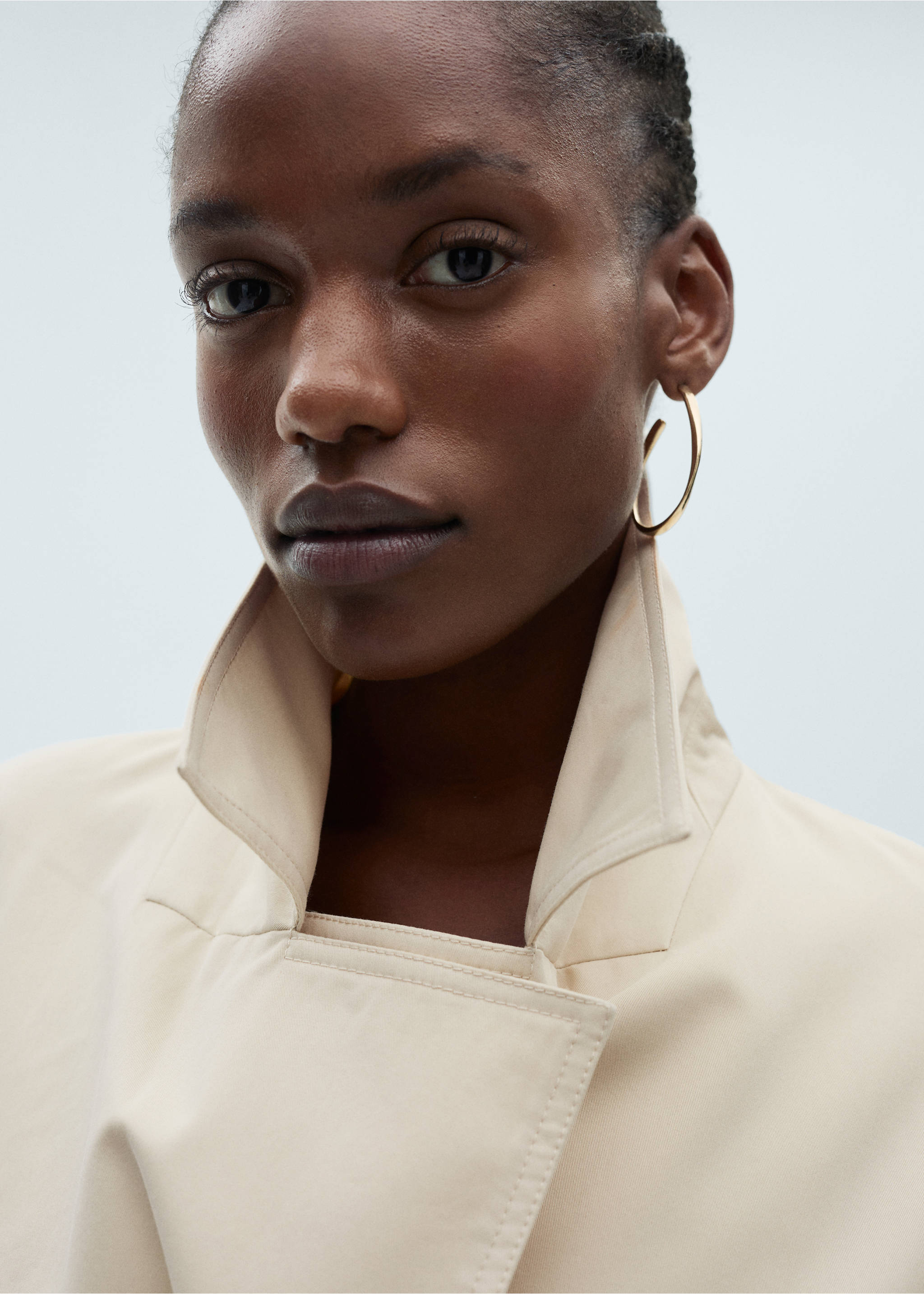 Long oversized double-breasted trench coat - Details of the article 4, Ecru. Ref: 87054076-00.