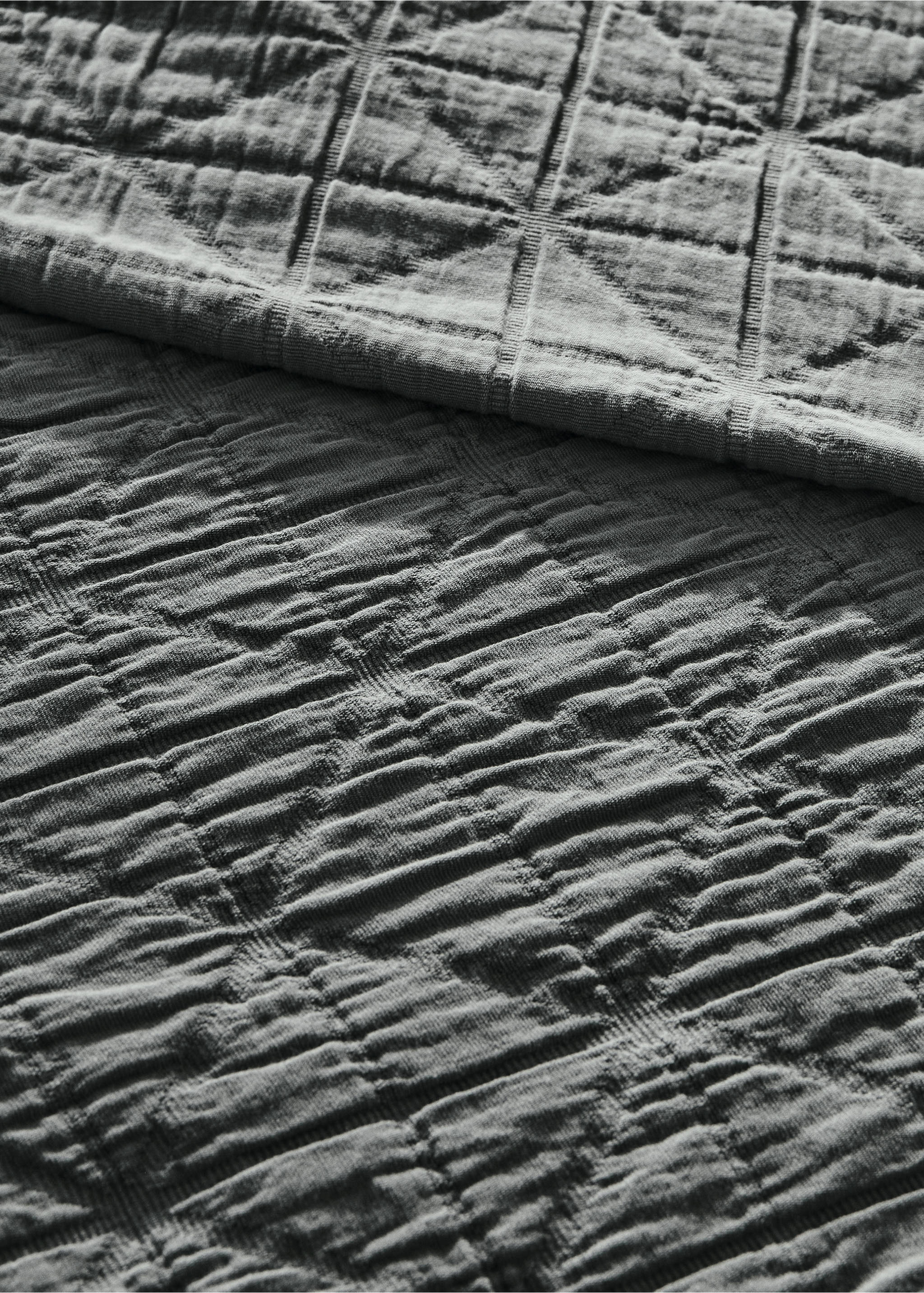 Colcha infantil algodón garment-dyed jacquard rombos cama 90/105 cm - Detalle del artículo 7, Gris. Ref: 87054083-00.