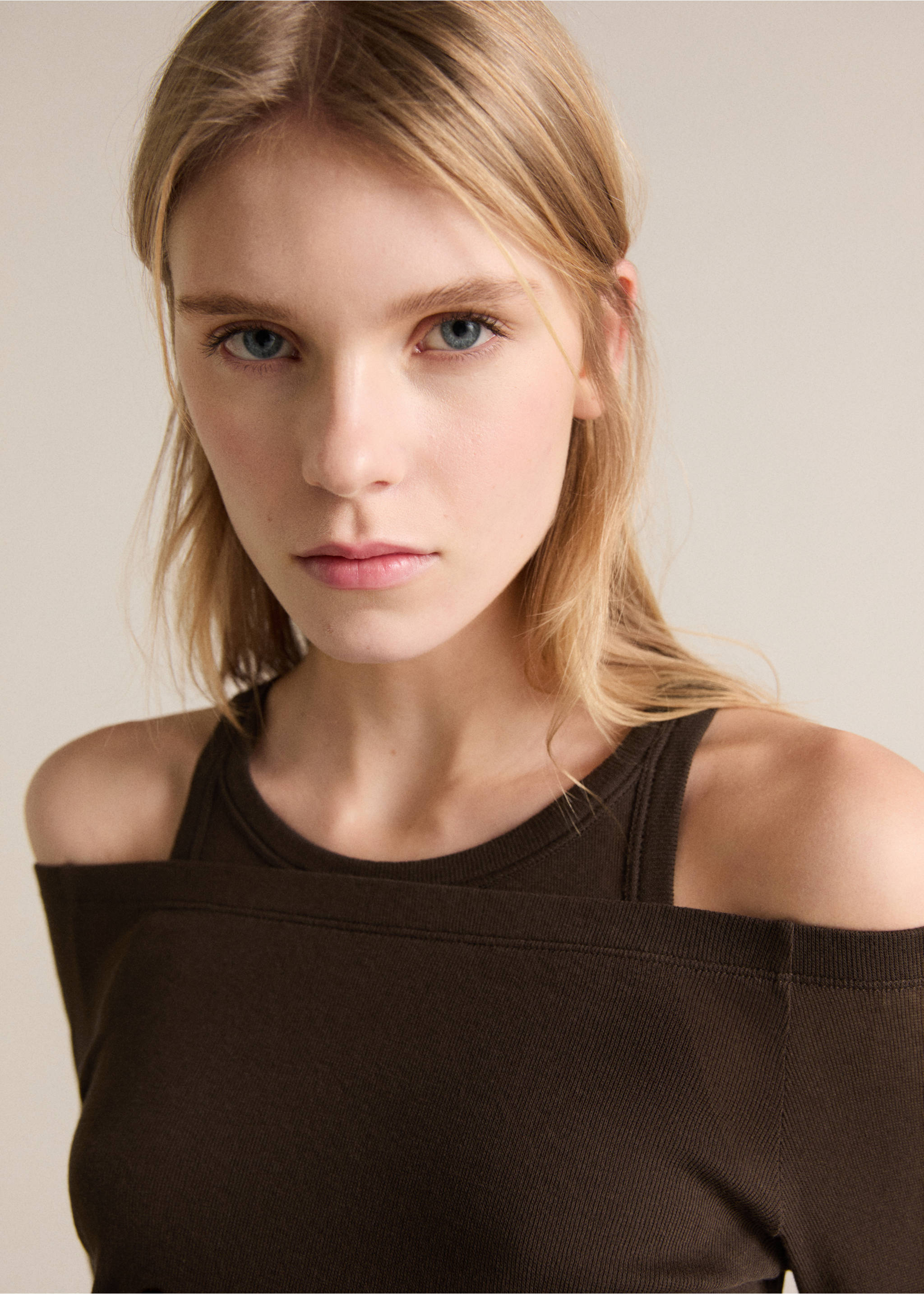 Contrasting cotton-blend T-shirt - Details of the article 1, Brown. Ref: 87054092-00.