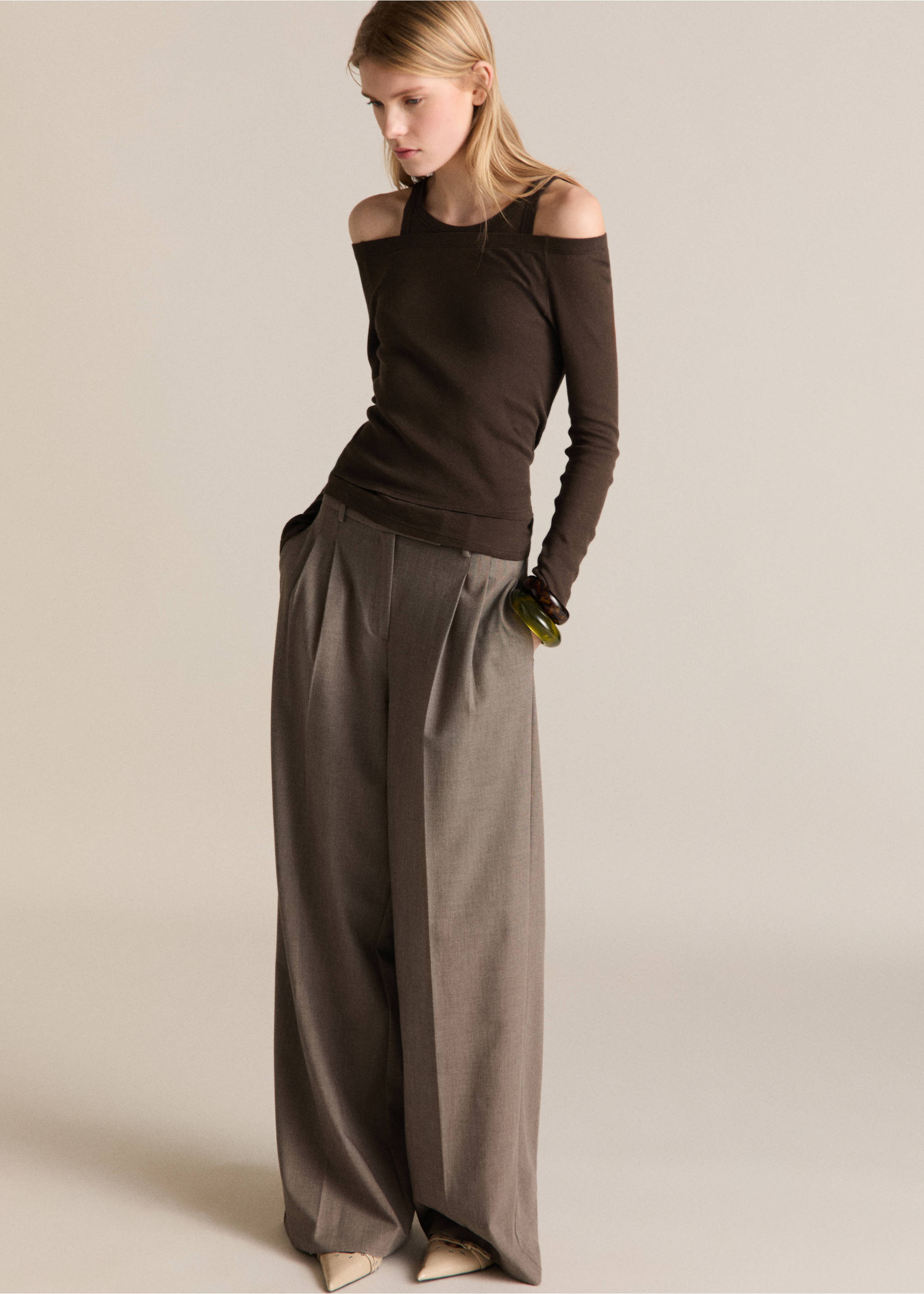 Contrasting cotton-blend T-shirt - Details of the article 2, Brown. Ref: 87054092-00.