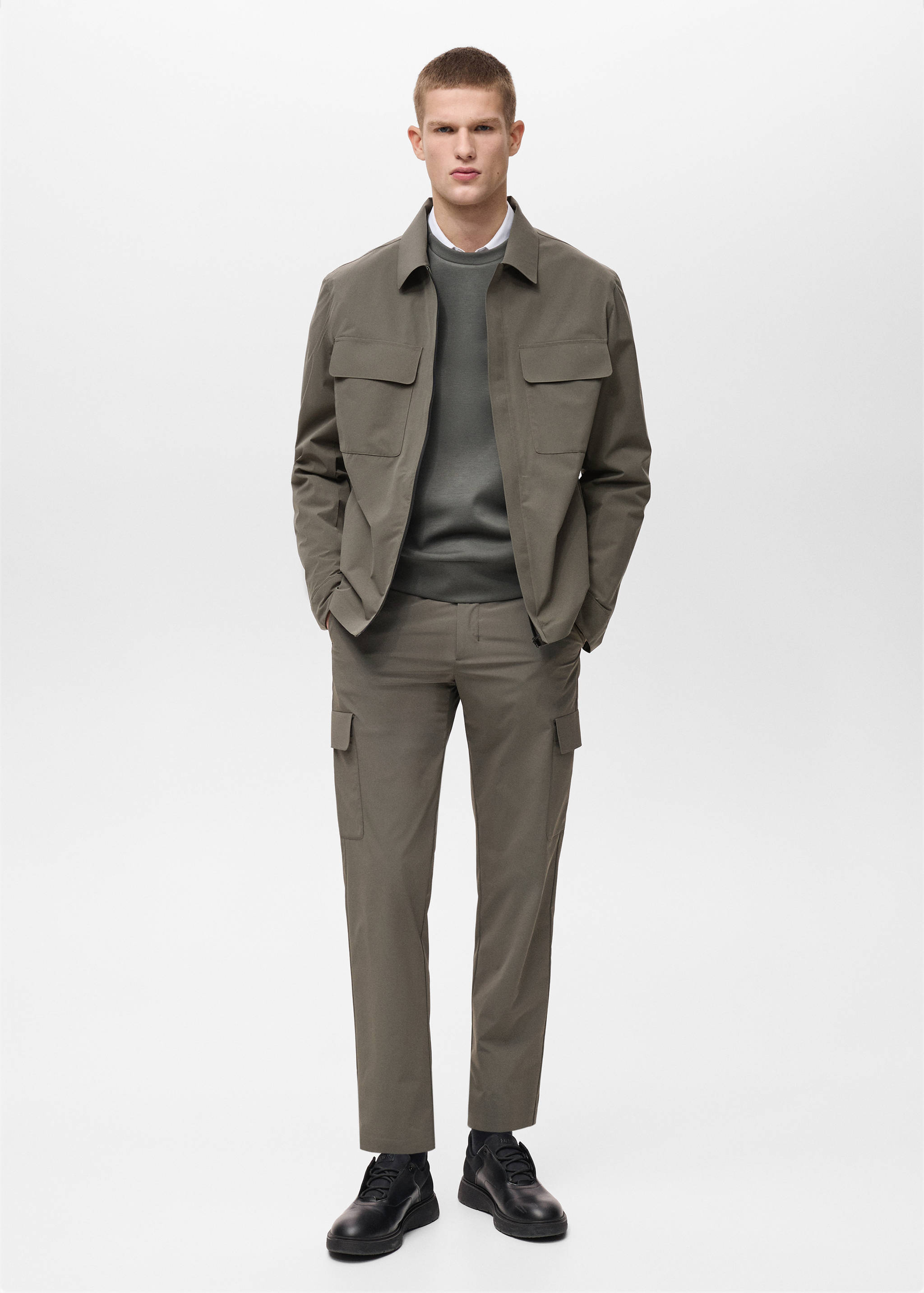 Water-repellent jacket with pockets - General plane