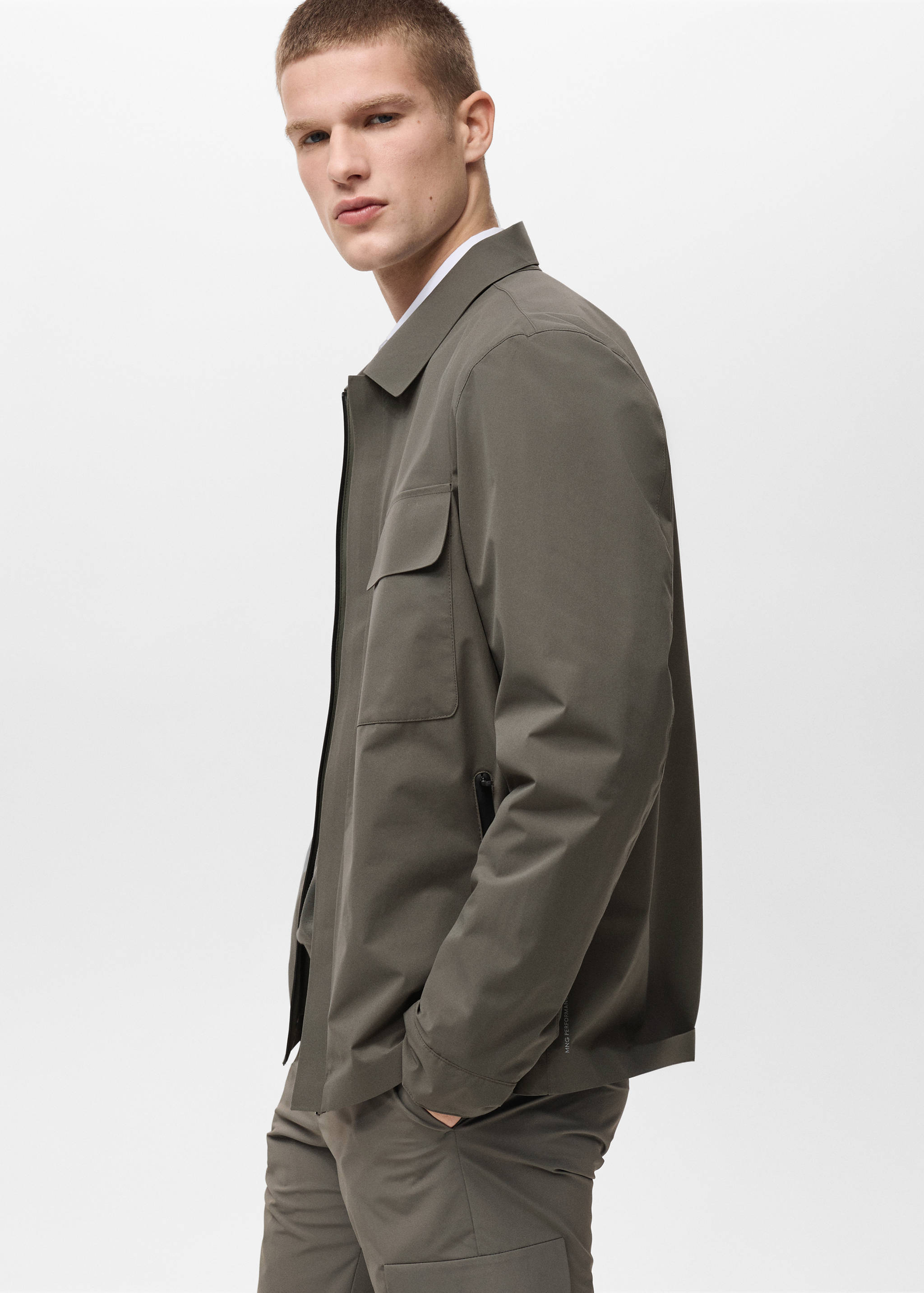Water-repellent jacket with pockets - Details of the article 2