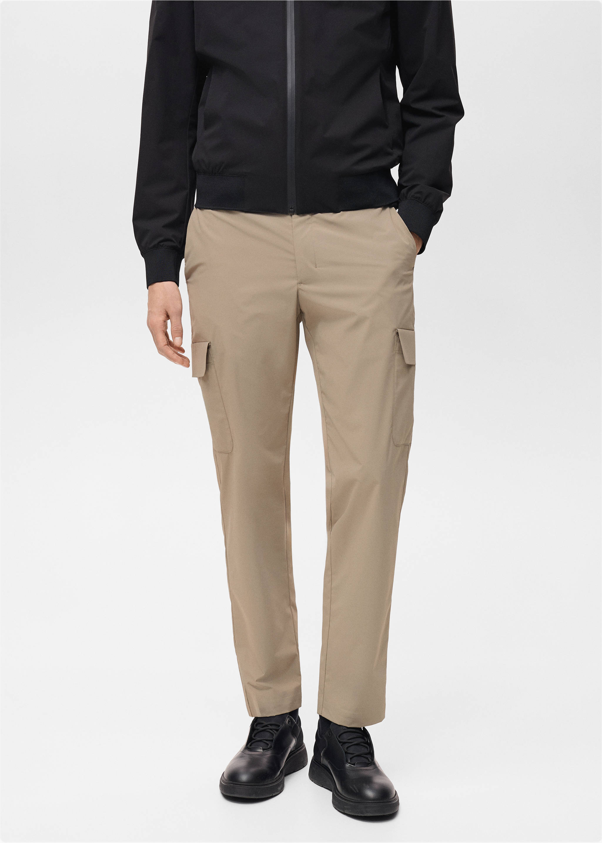 Wärmeregulierende Carghose aus Comfort-Stretch-Gewebe - Mittlere Ansicht, Mittelbraun. Ref: 87054390-00.