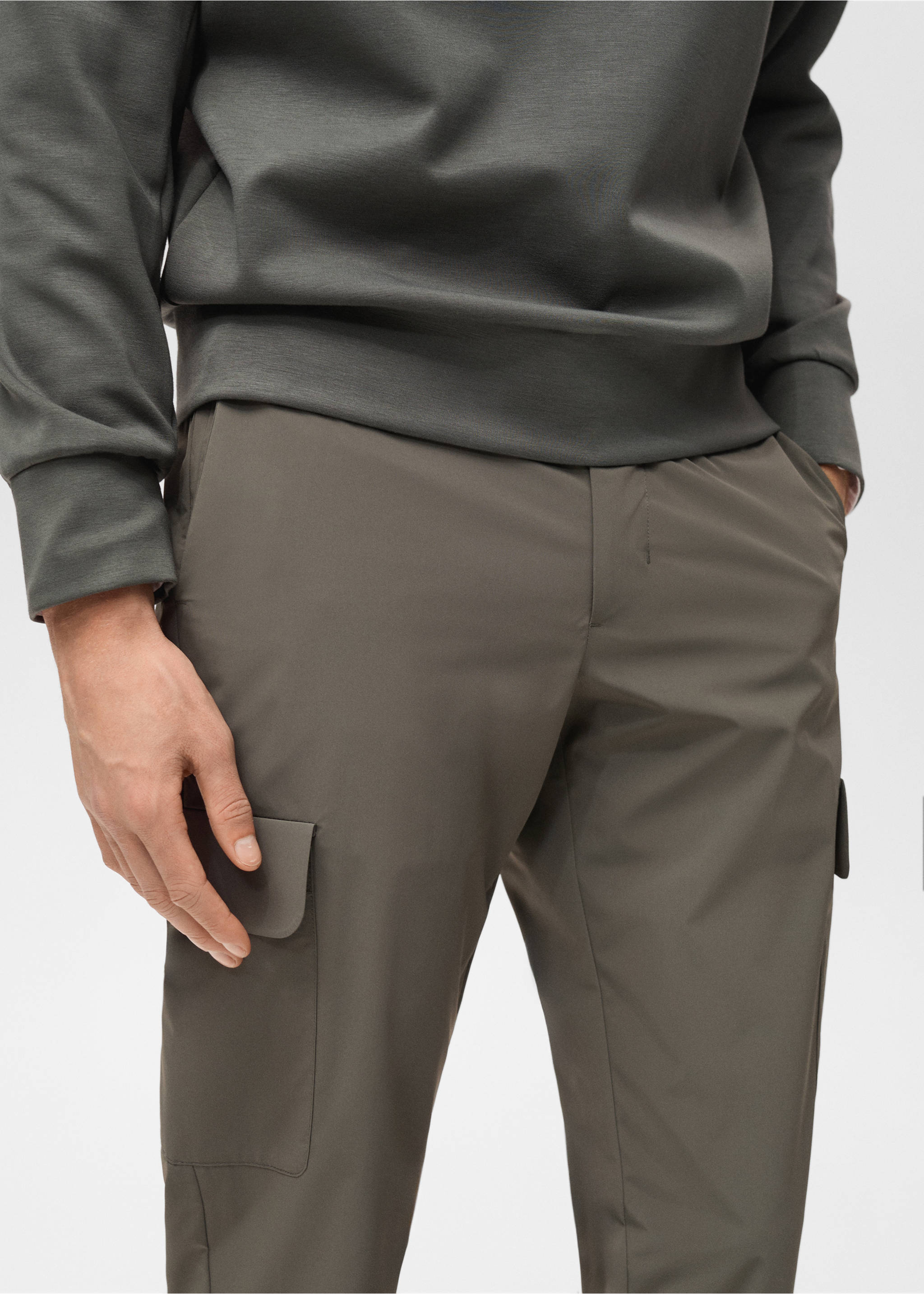Thermoregulating comfort stretch cargo trousers - Details of the article 1, Medium Green. Ref: 87054390-00.