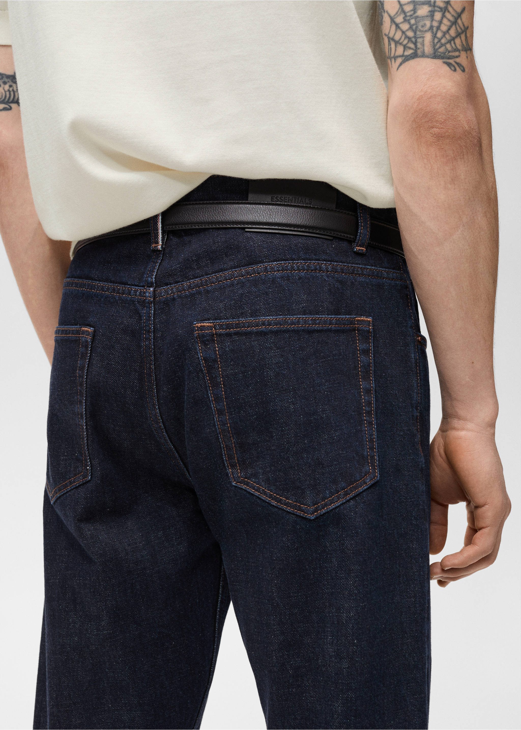 Tapered-fit selvedge jeans - Details of the article 6, Open Blue. Ref: 87054394-00.