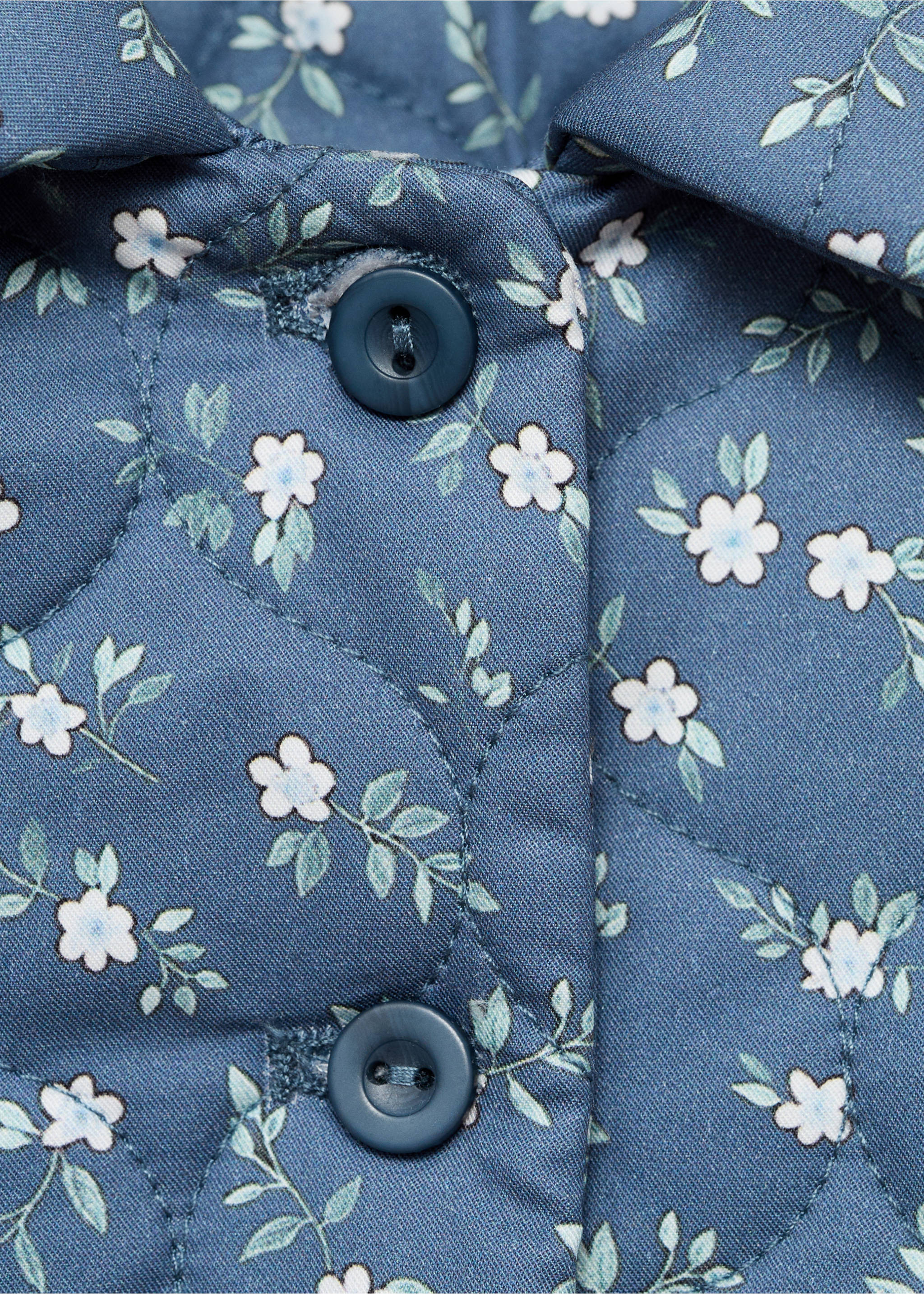 Anorac embuatat estampat floral - Detall de l'article 8, Blau marí fosc. Ref: 87054414-00.