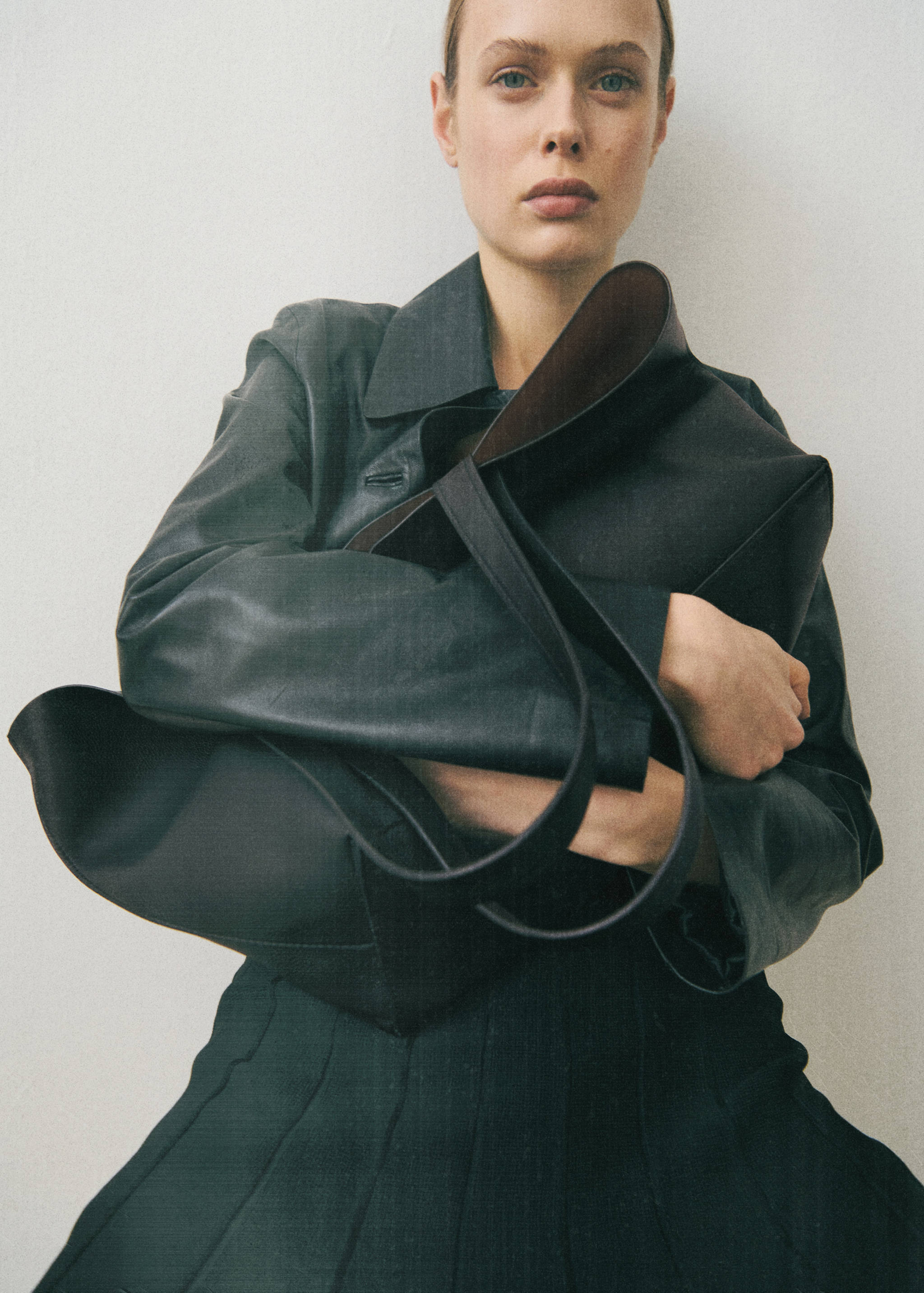 Large leather shopper bag - General plane