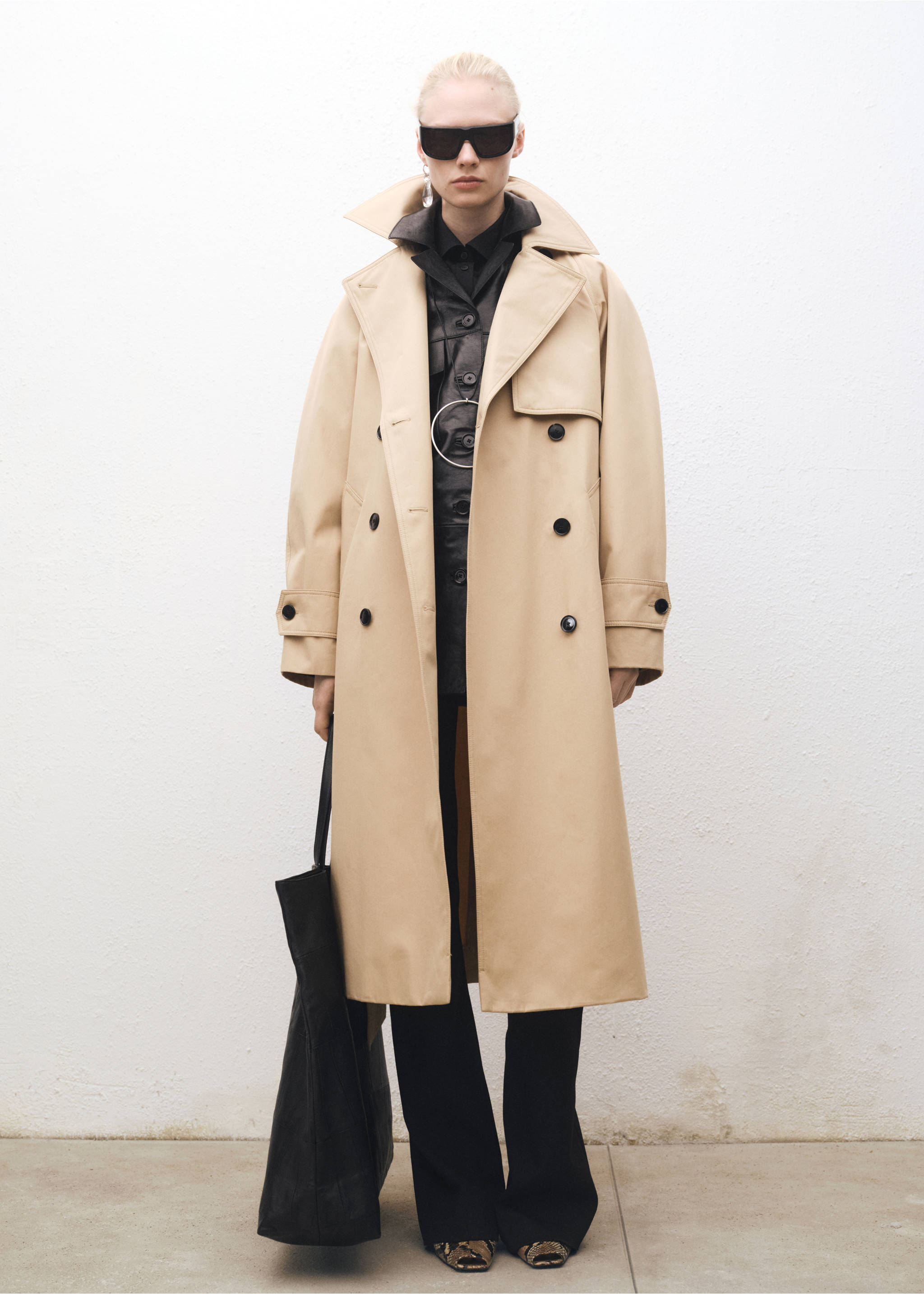 Langer Oversized-Trenchcoat aus Baumwolle - Allgemeine Ansicht, Beige. Ref: 87054424-00.