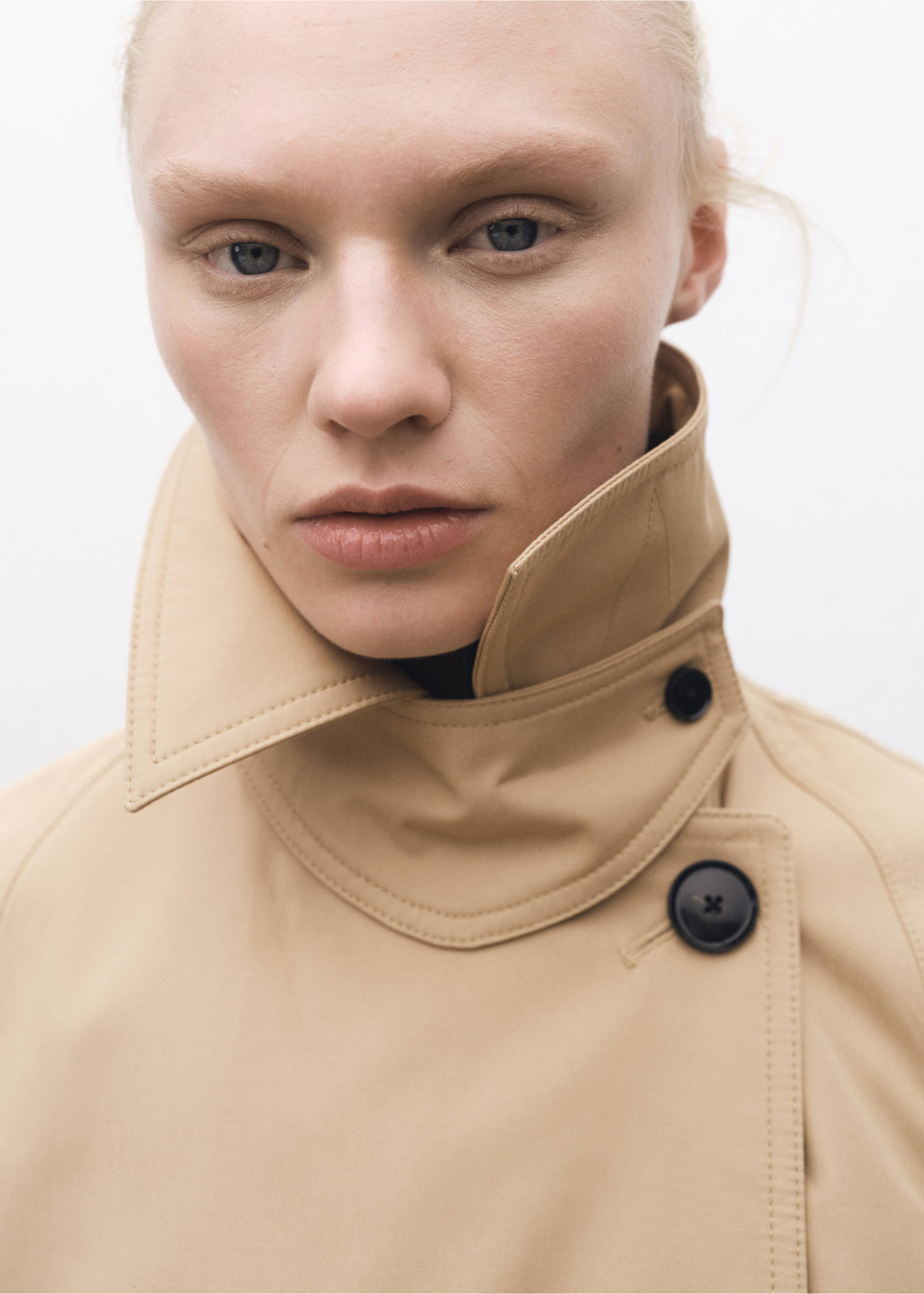 Langer Oversized-Trenchcoat aus Baumwolle - Detail des Artikels 1, Beige. Ref: 87054424-00.