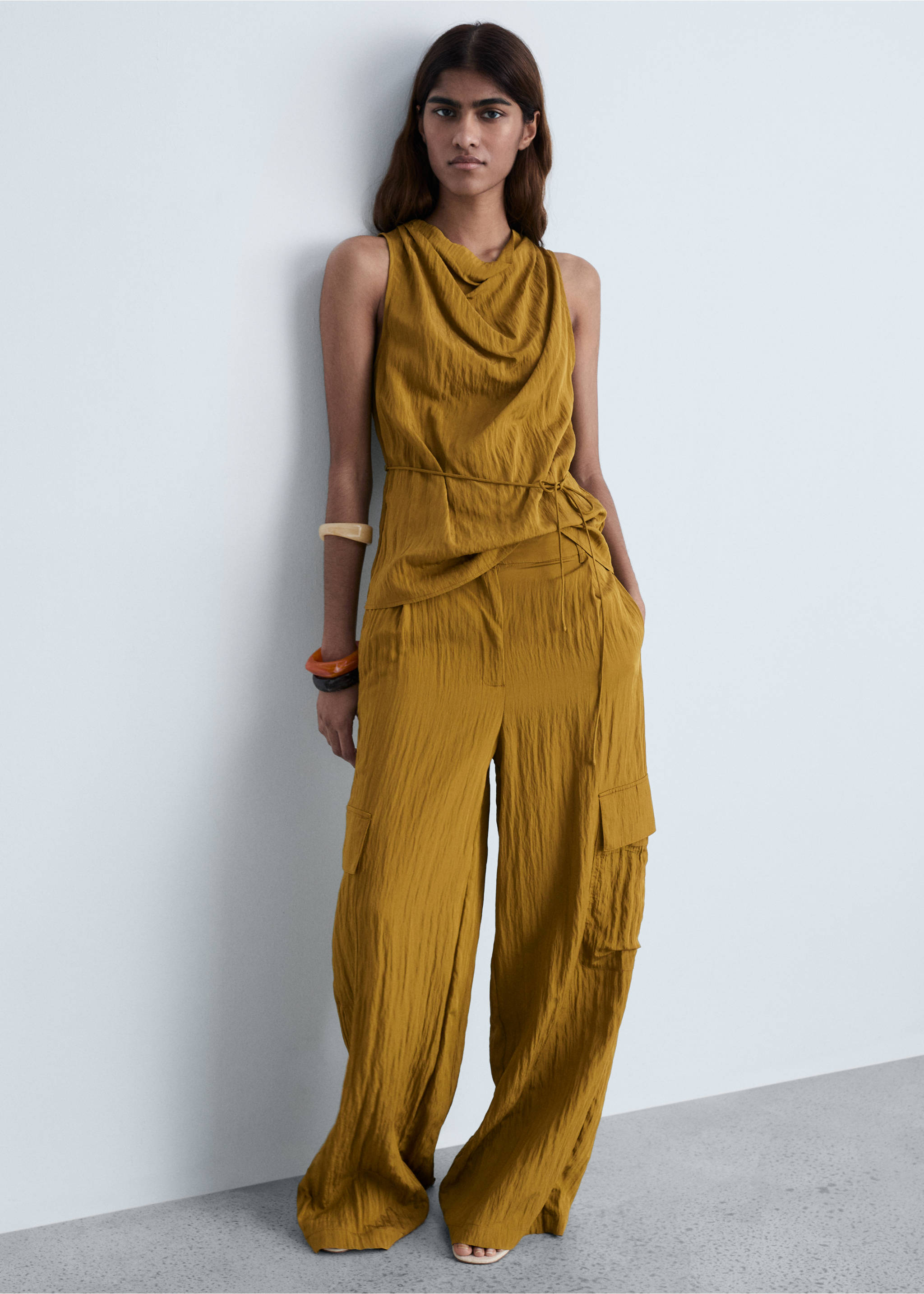 Textured cargo trousers - General plane, Olive Green. Ref: 87054778-00.