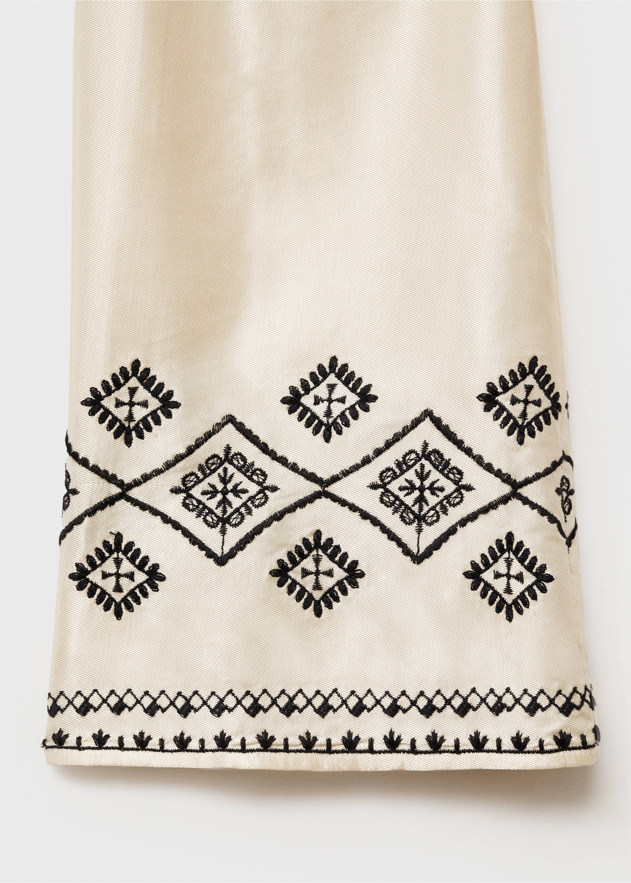 Satinierter Bluse mit Stickerei - Detail des Artikels 0, Ecru. Ref: 87054779-00.