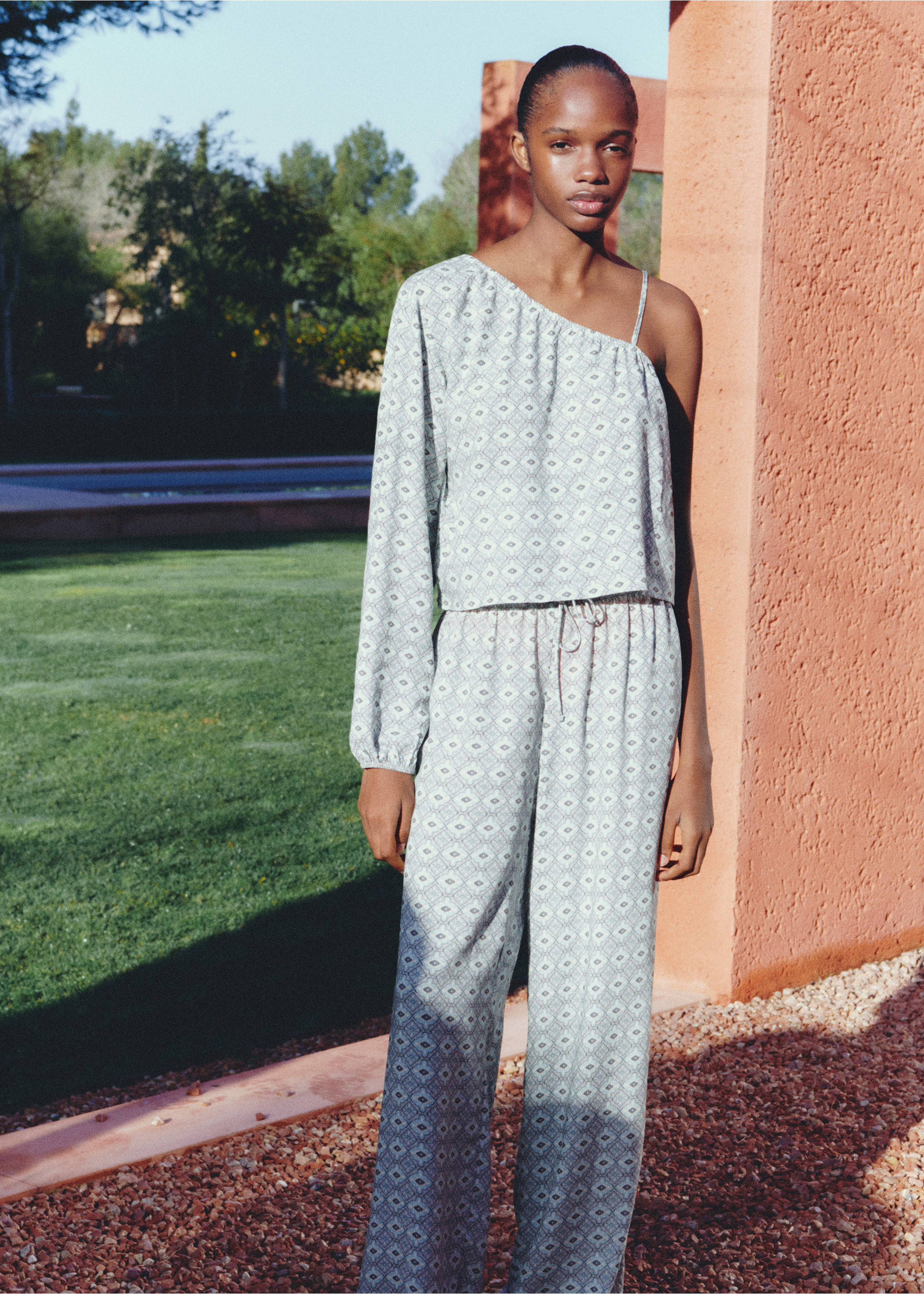 Fließende, bedruckte Hose - Detail des Artikels 5, Hellgrau/Pastellgrau. Ref: 87054789-00.