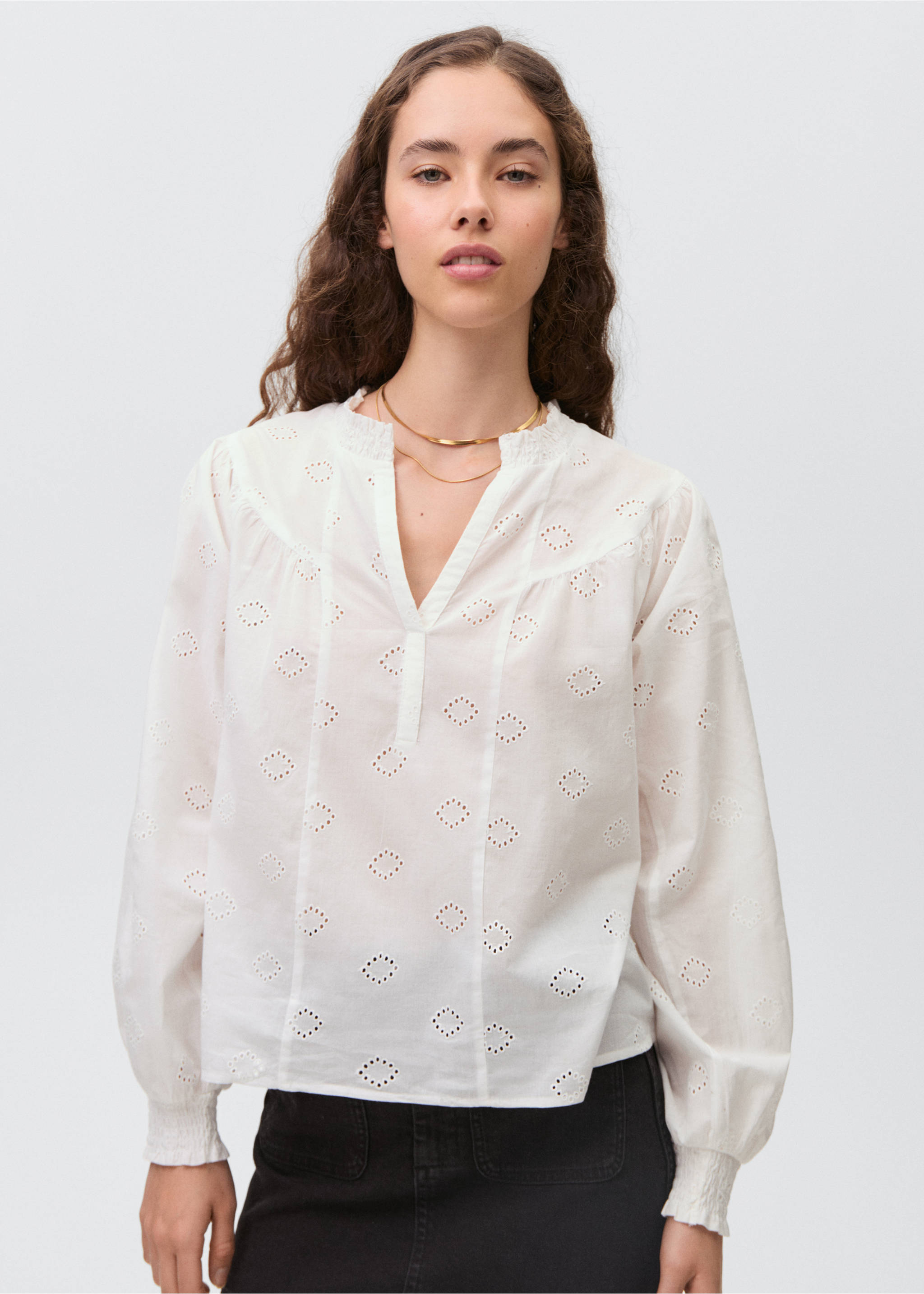 Bluse mit Broderie Anglaise - Mittlere Ansicht, Cremeweiß. Ref: 87054790-00.