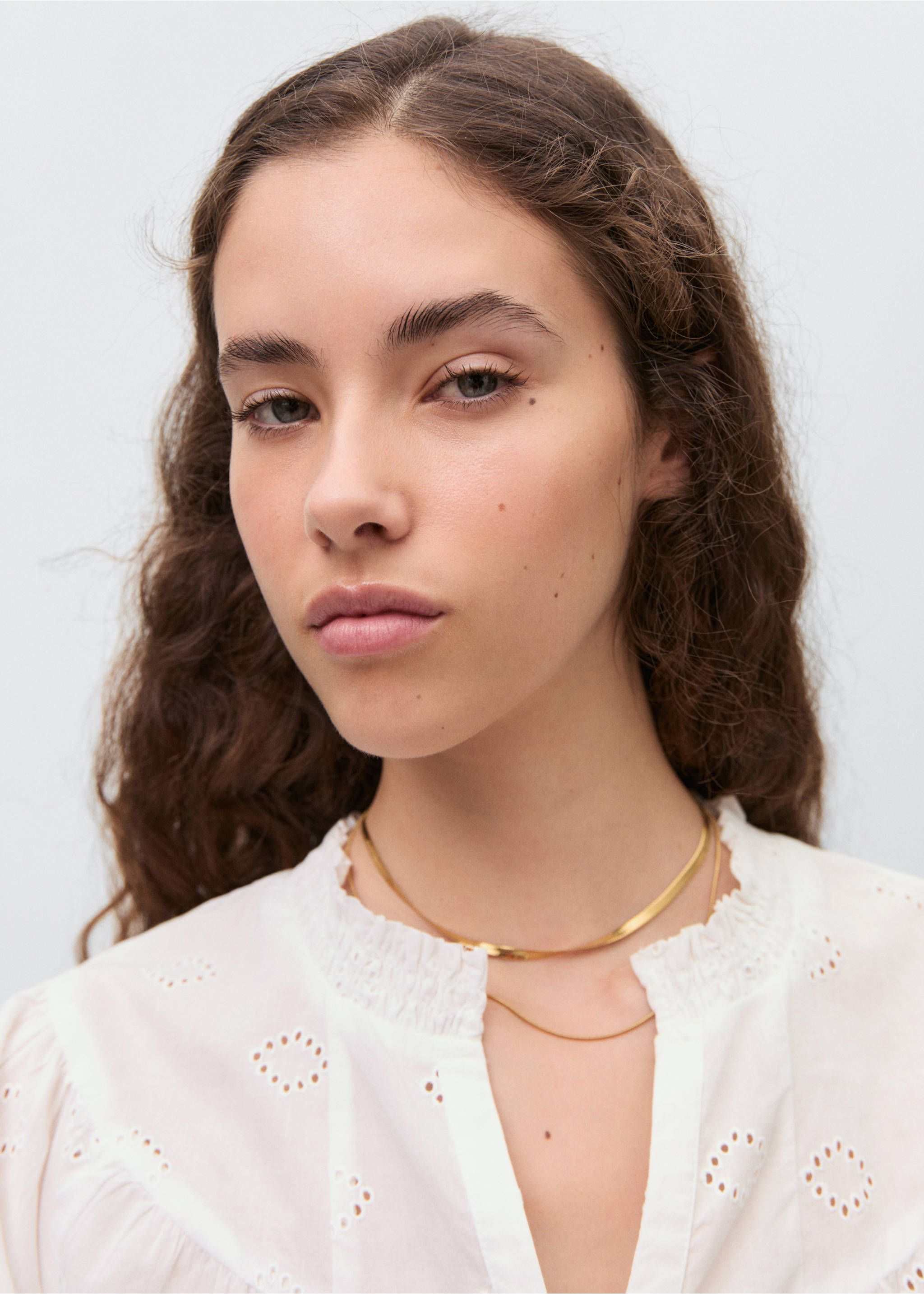 Bluse mit Broderie Anglaise - Detail des Artikels 1, Cremeweiß. Ref: 87054790-00.