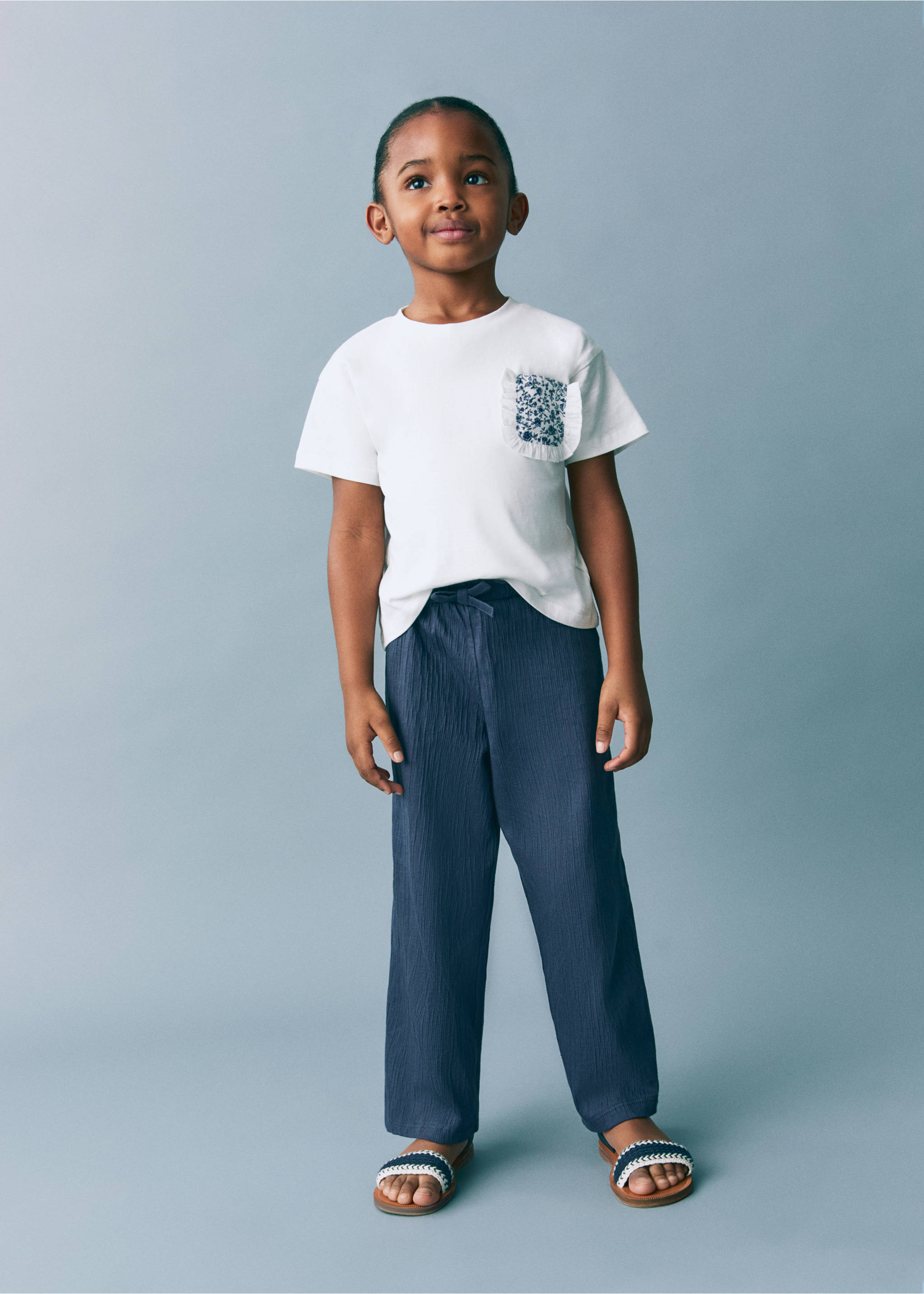 T-Shirt mit aufgesetzter Tasche - Detail des Artikels 7, Cremeweiß. Ref: 87054797-00.