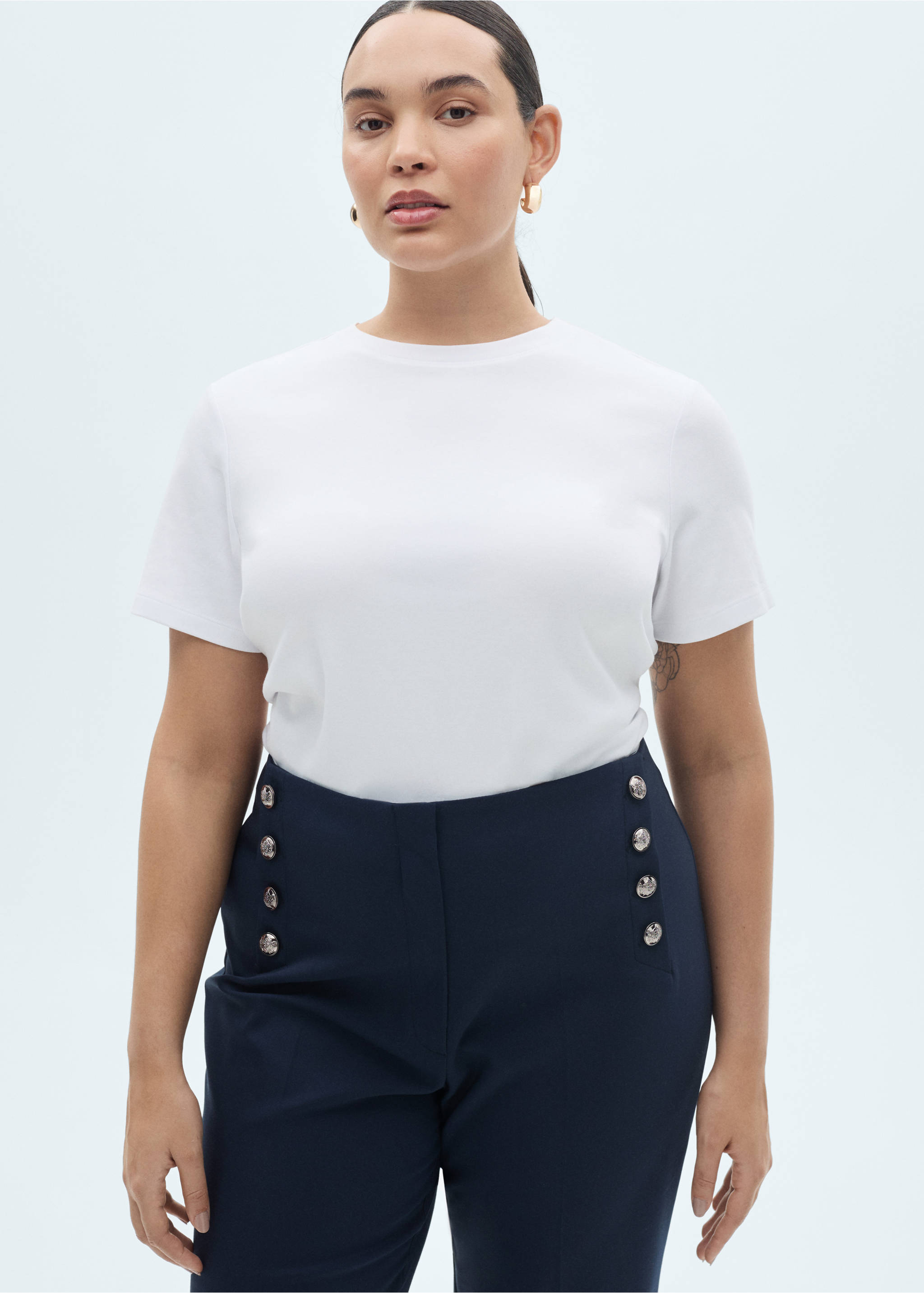 Straight trousers with jewel buttons - Details of the article 4, Dark Navy. Ref: 87054801-00.