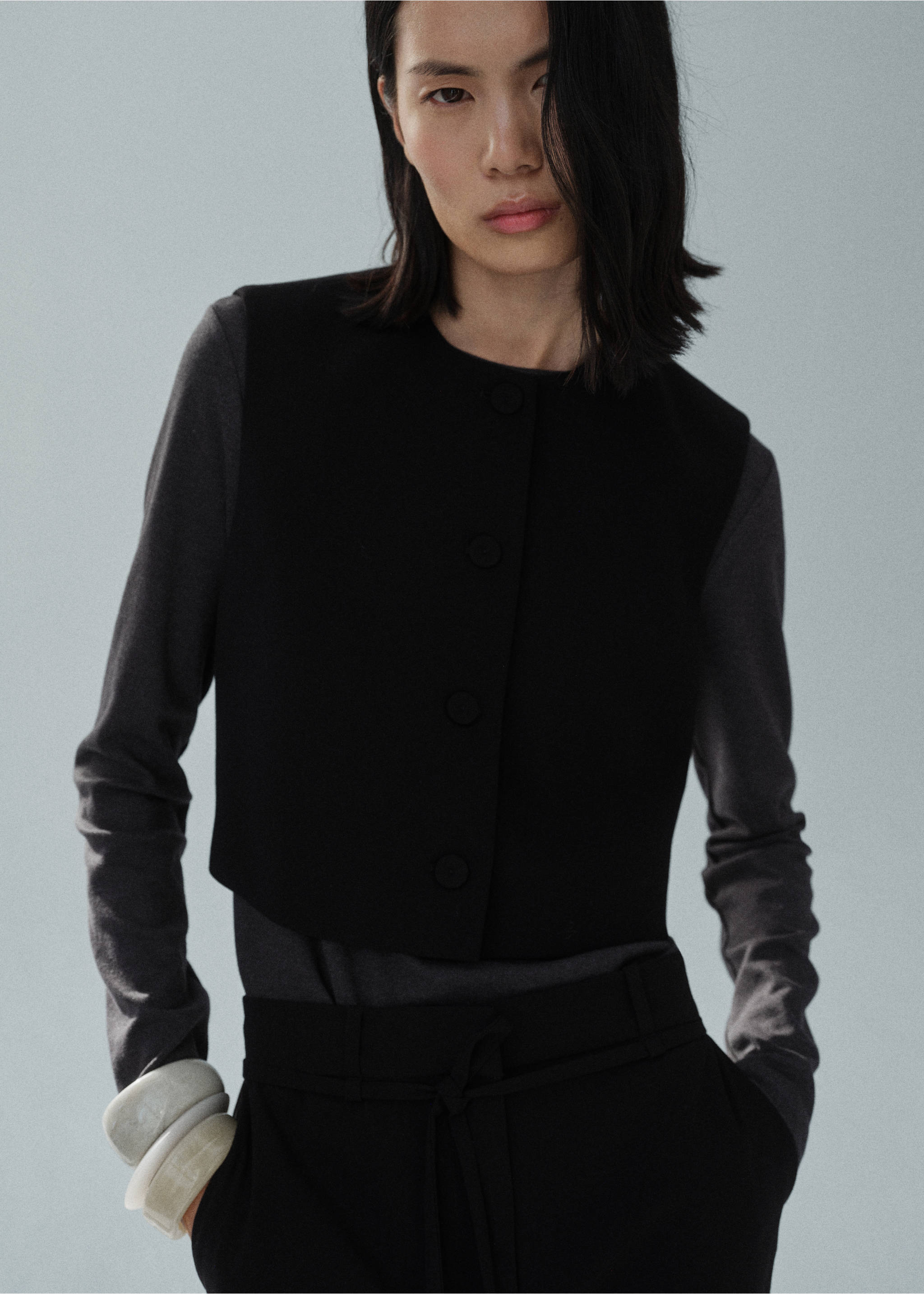 Gilet costume boutons - Plan moyen, Noir. Ref: 87054802-00.