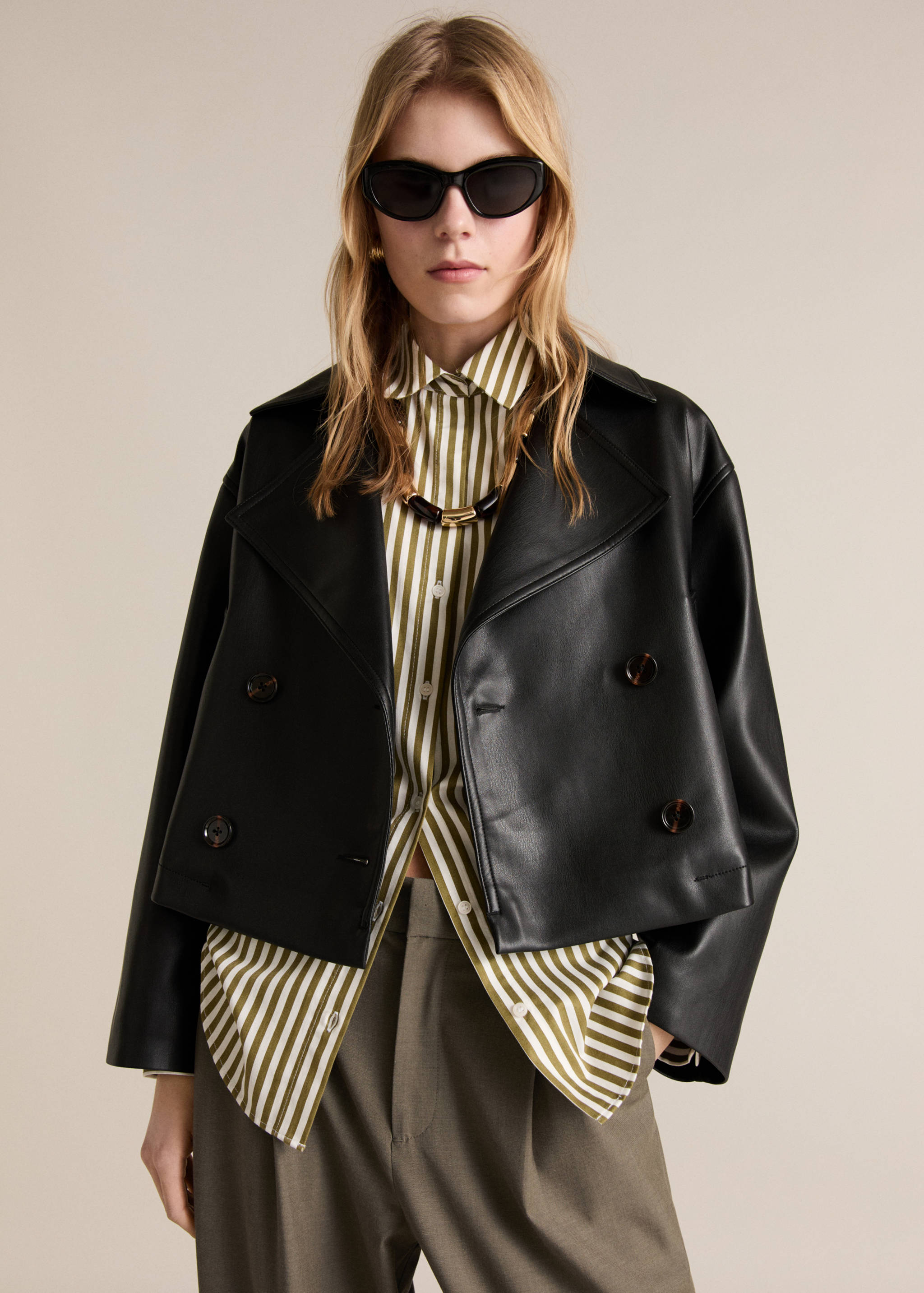 Straight mid-rise trousers - Details of the article 1