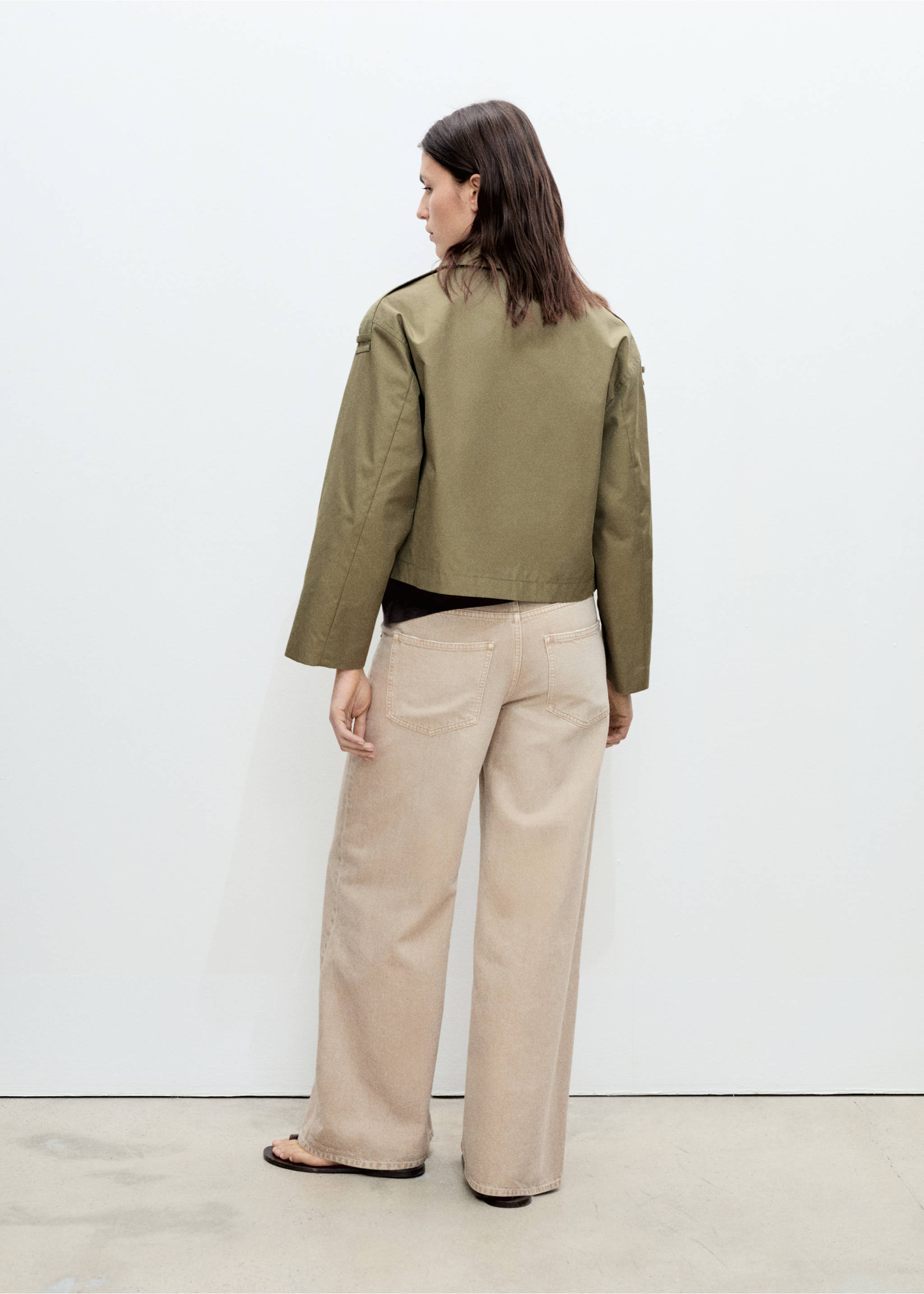 Double-breasted cropped trench coat - Reverse of the article, Khaki. Ref: 87055735-00.