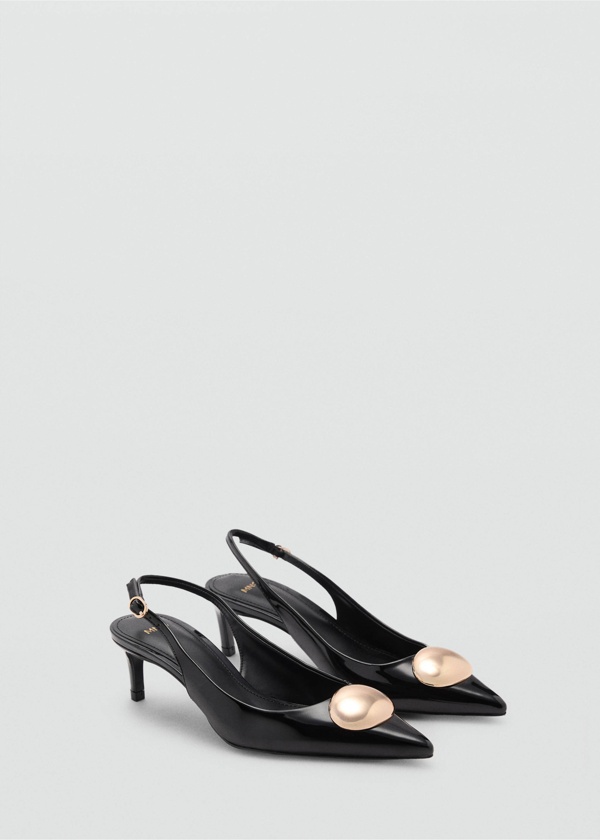 Chaussure talon kitten heel avec décoration métallique - Plan moyen, Noir. Ref: 87055736-00.