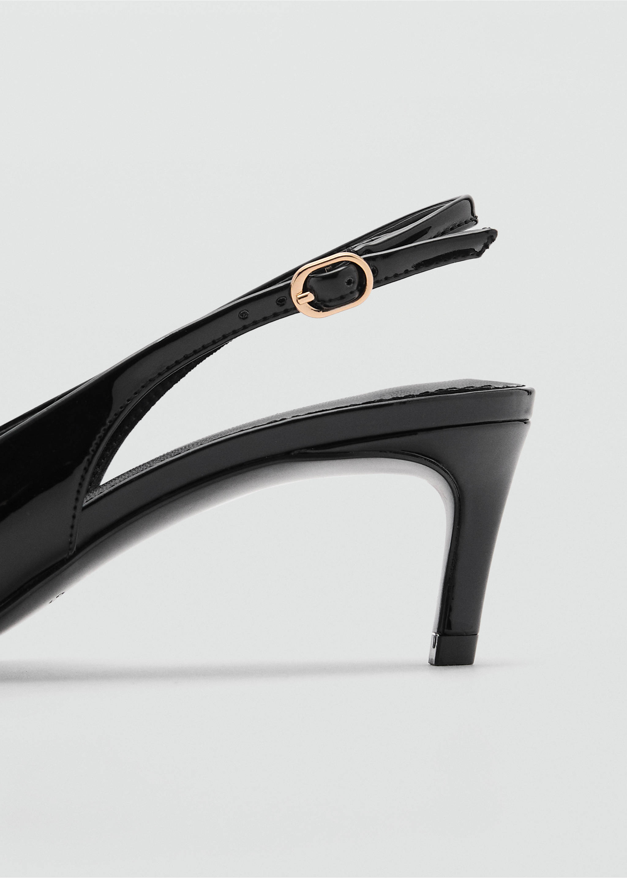 Chaussure talon kitten heel avec décoration métallique - Détail de l'article 2, Noir. Ref: 87055736-00.