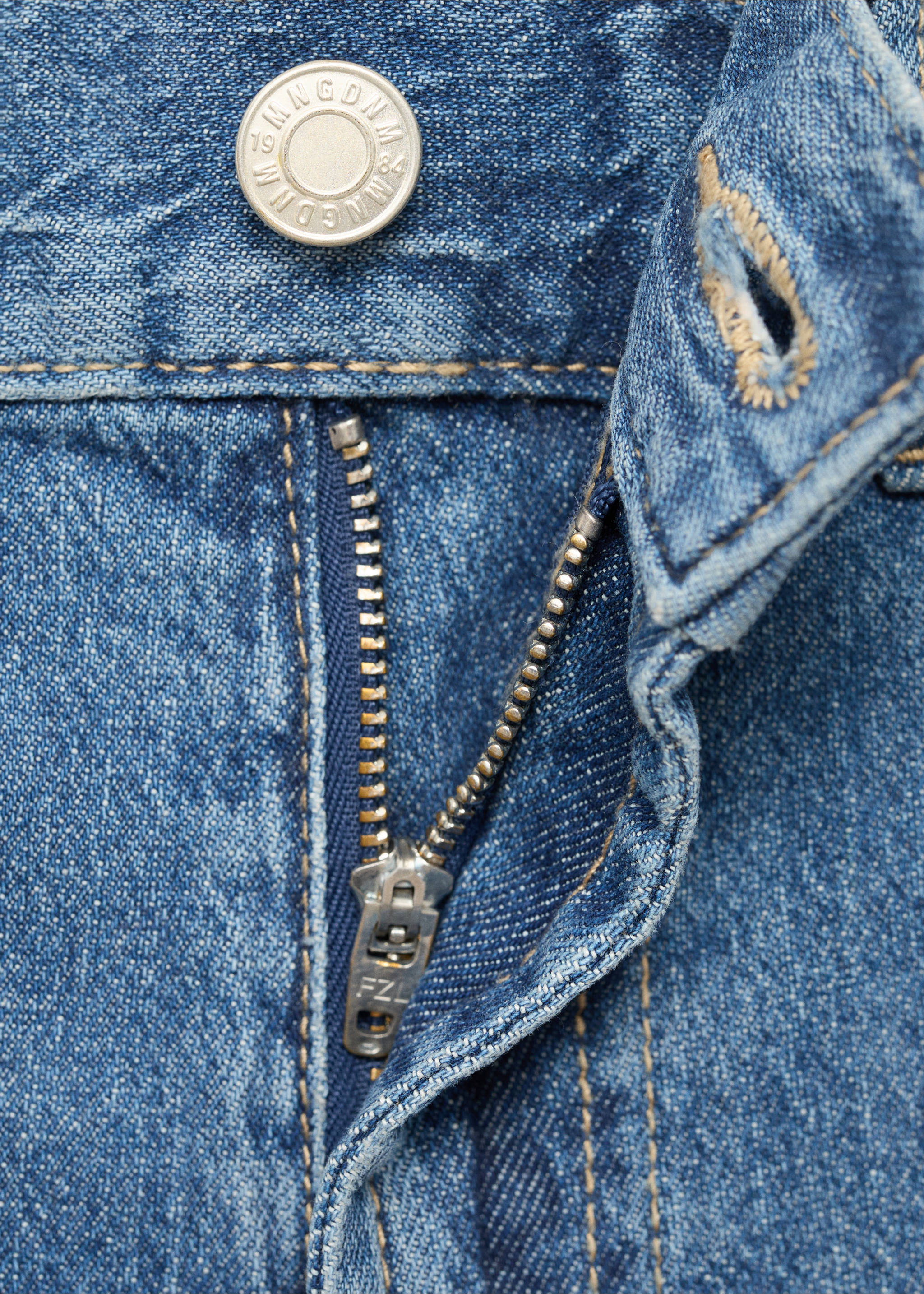 High-waisted wideleg jeans - Details of the article 8, Medium Blue. Ref: 87055742-00.