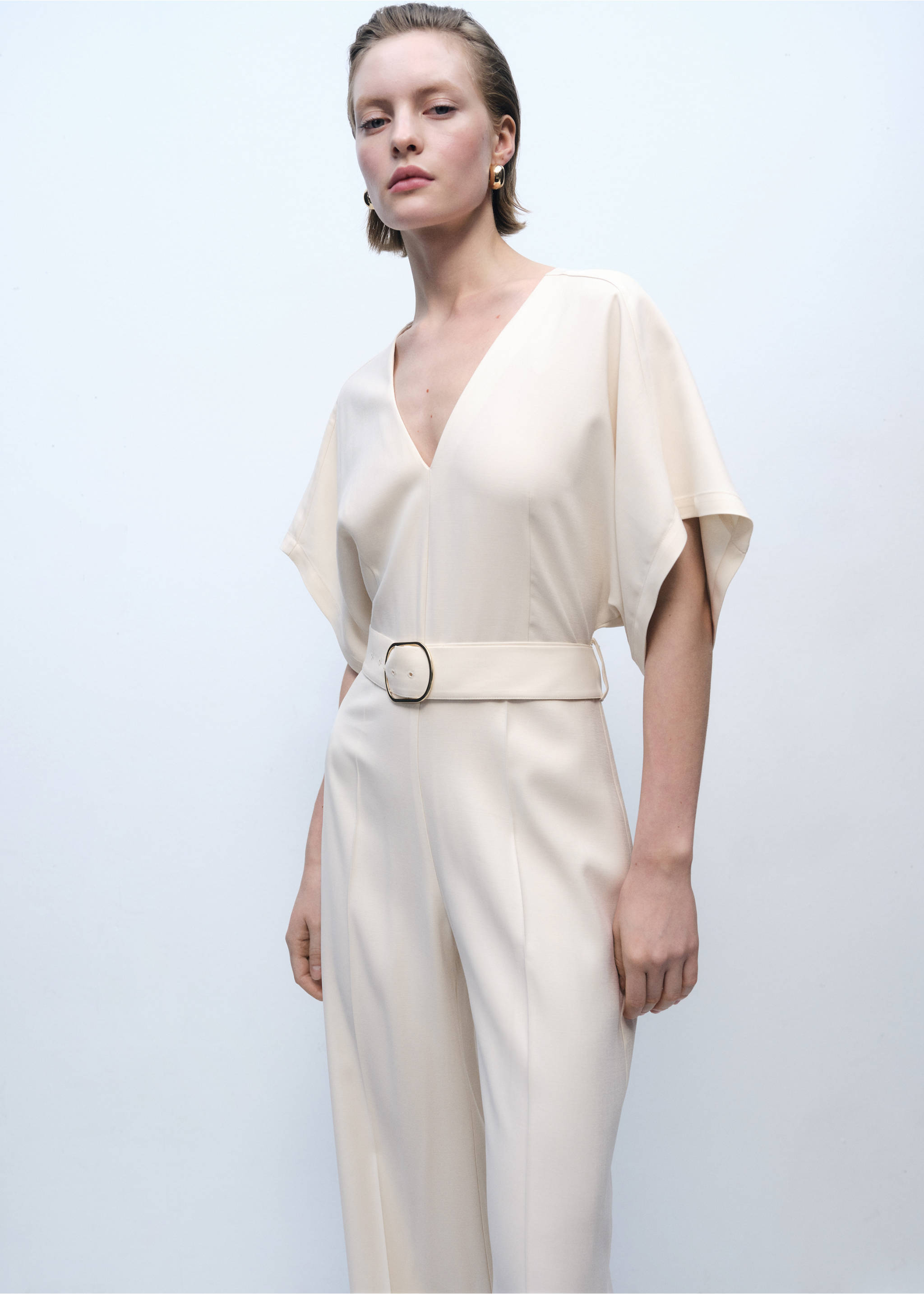 Long jumpsuit with belt and buckle - Medium plane, Ecru. Ref: 87055754-00.