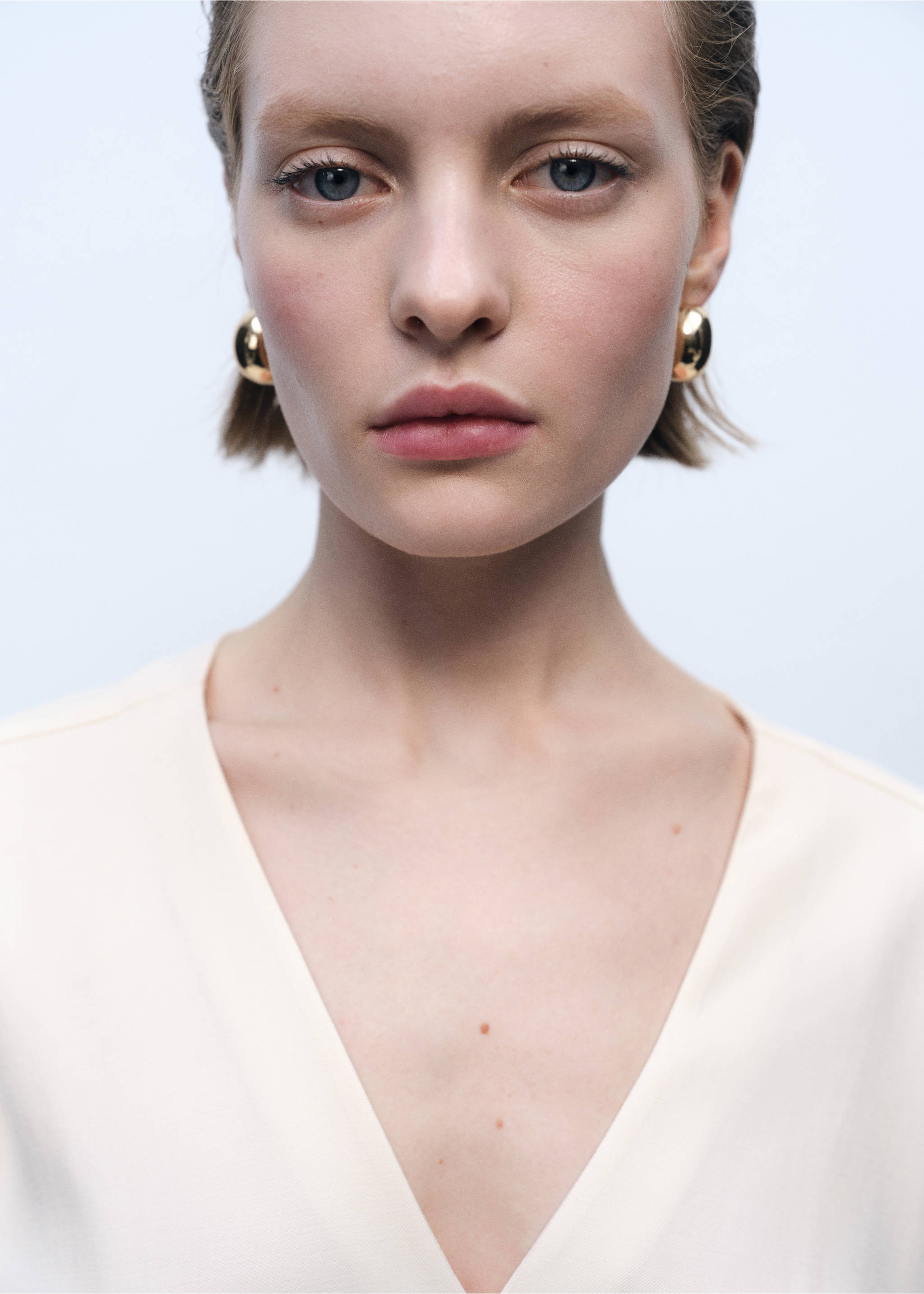 Long jumpsuit with belt and buckle - Details of the article 1, Ecru. Ref: 87055754-00.