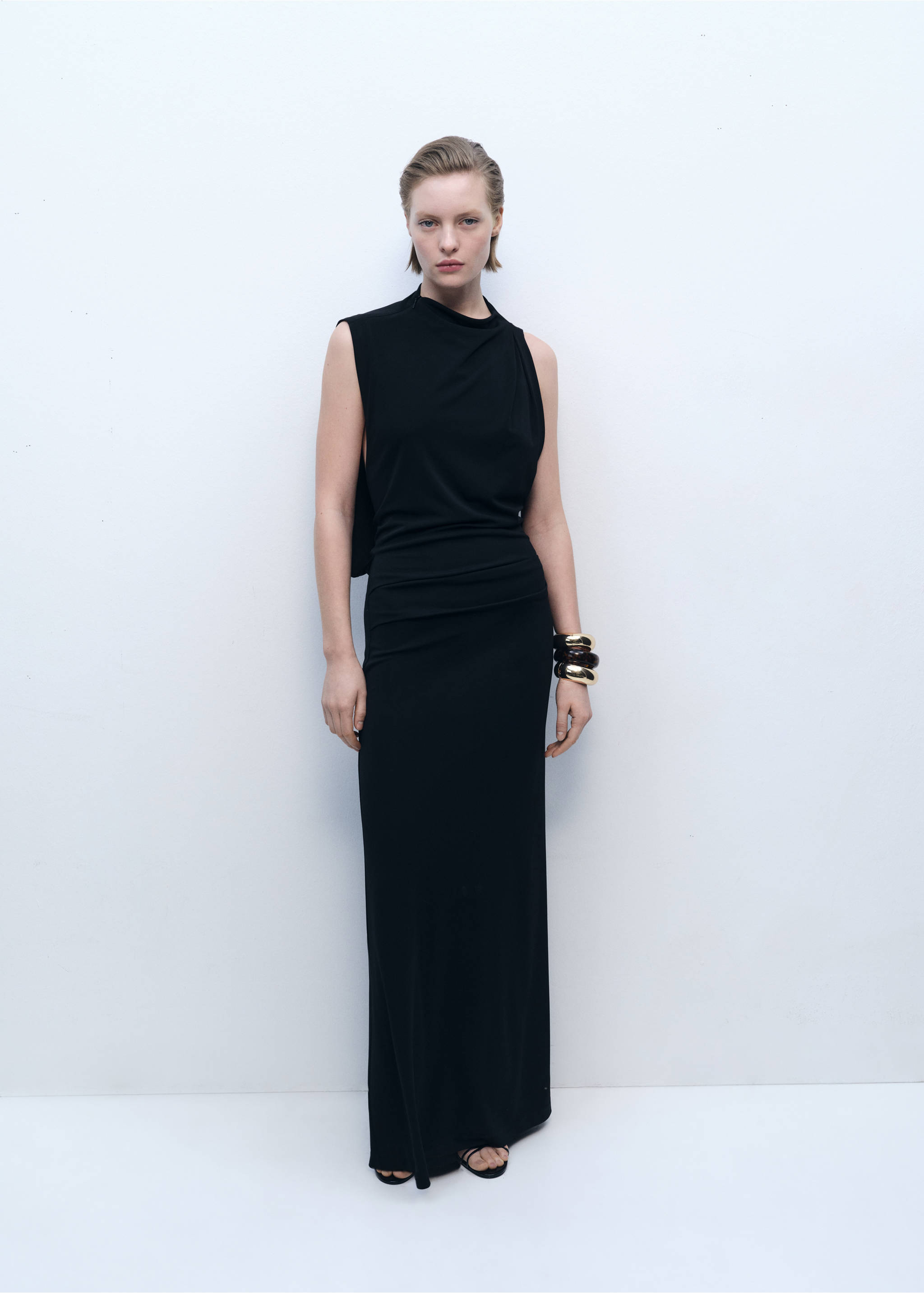 Draped dress with side-slit - General plane, Black. Ref: 87055758-00.