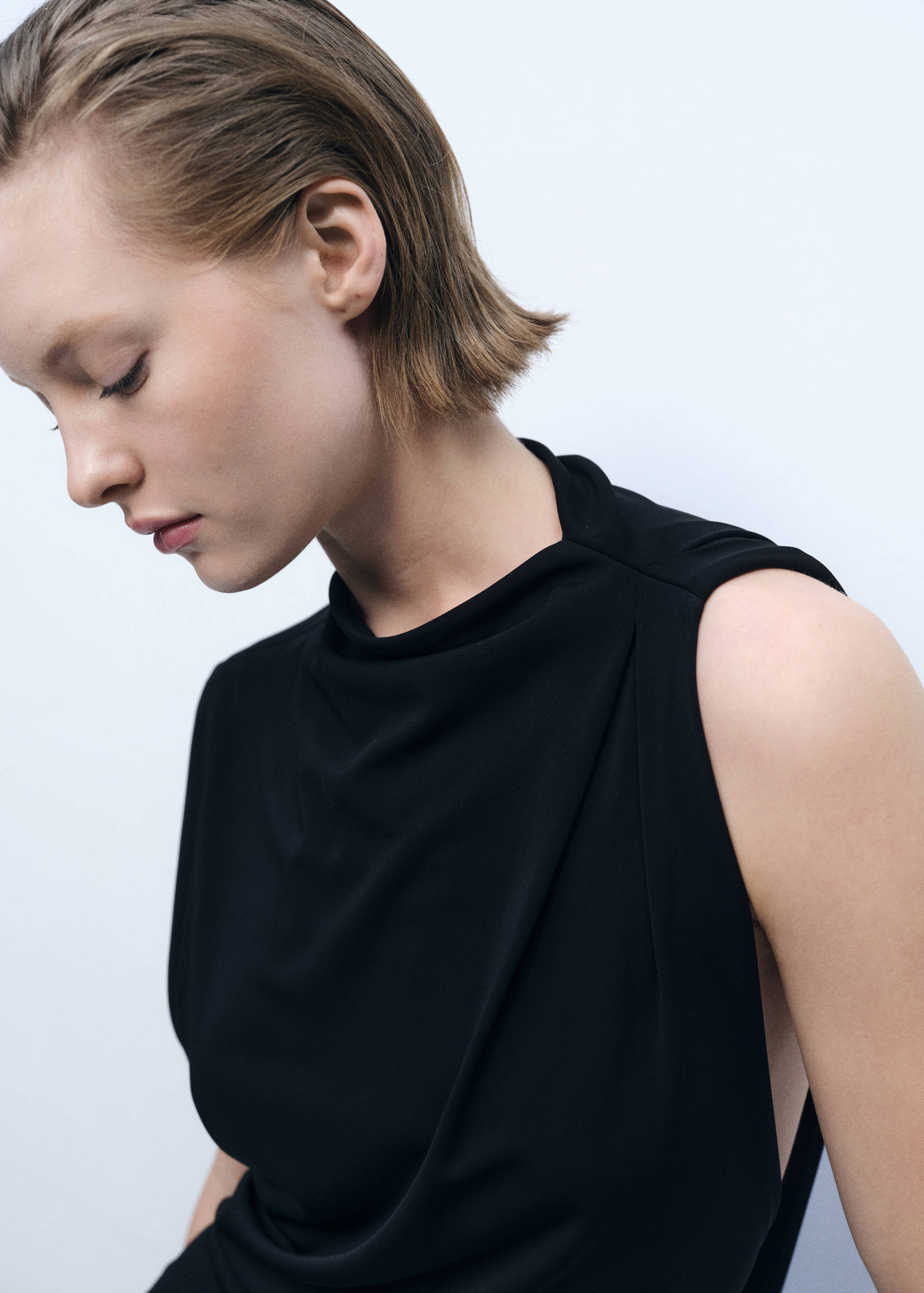 Draped dress with side-slit - Details of the article 6