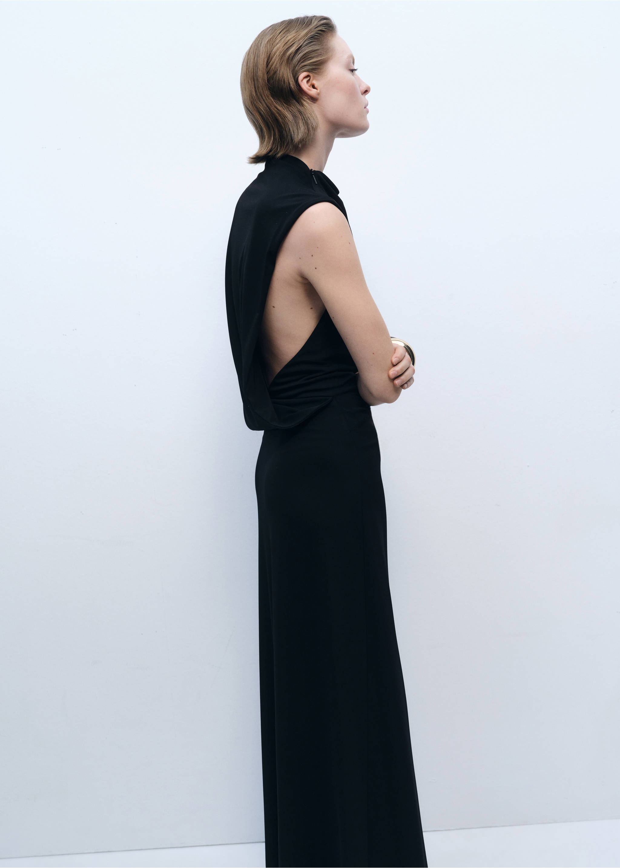 Draped dress with side-slit - Details of the article 2, Black. Ref: 87055758-00.