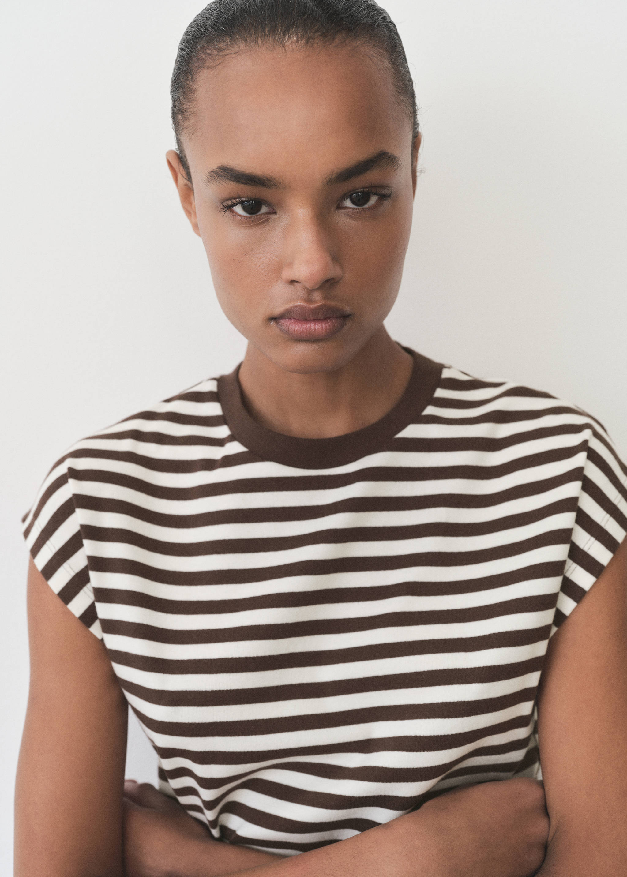 Striped short-sleeved t-shirt - Details of the article 1
