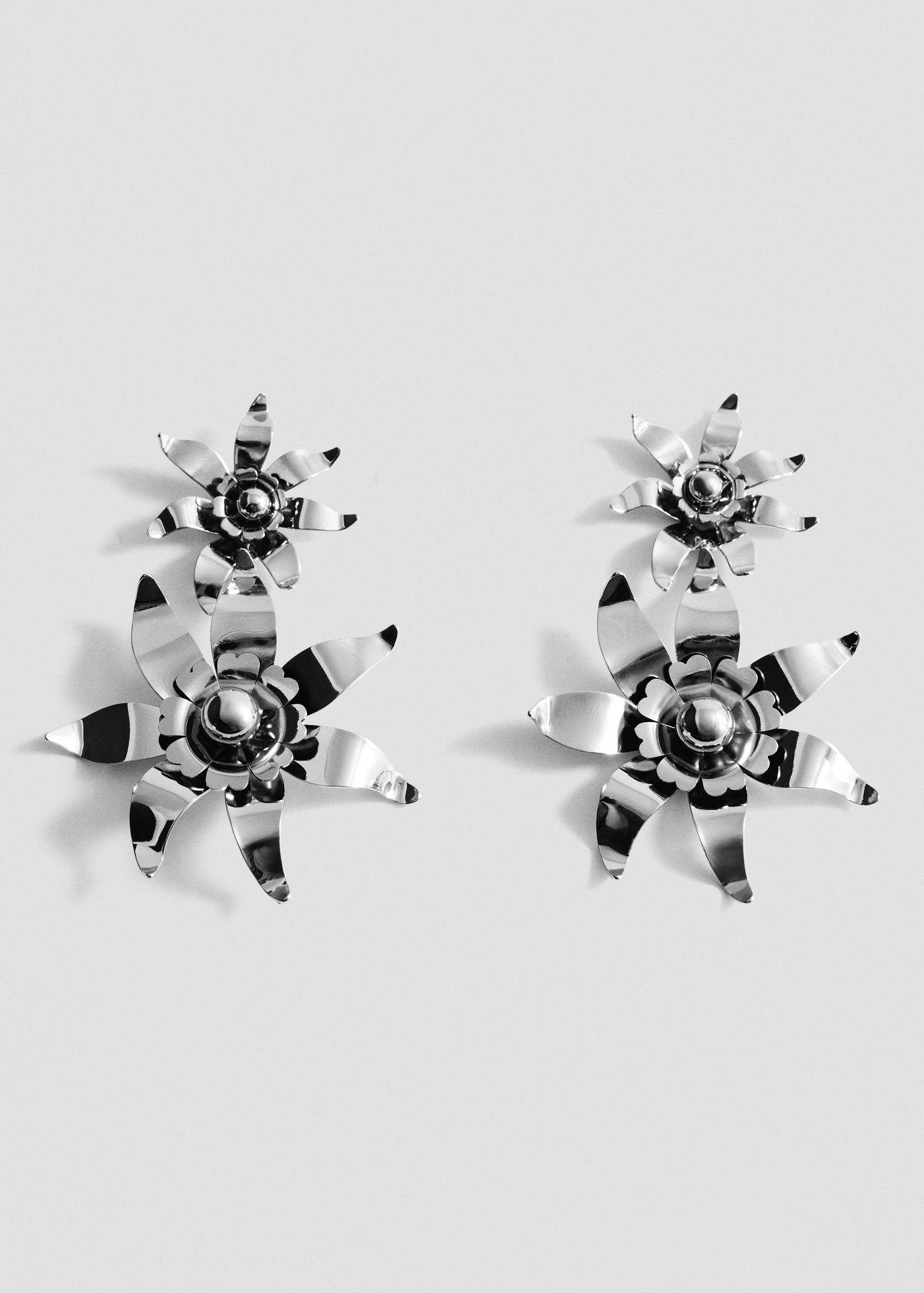 Flower pendant earrings - Article without model