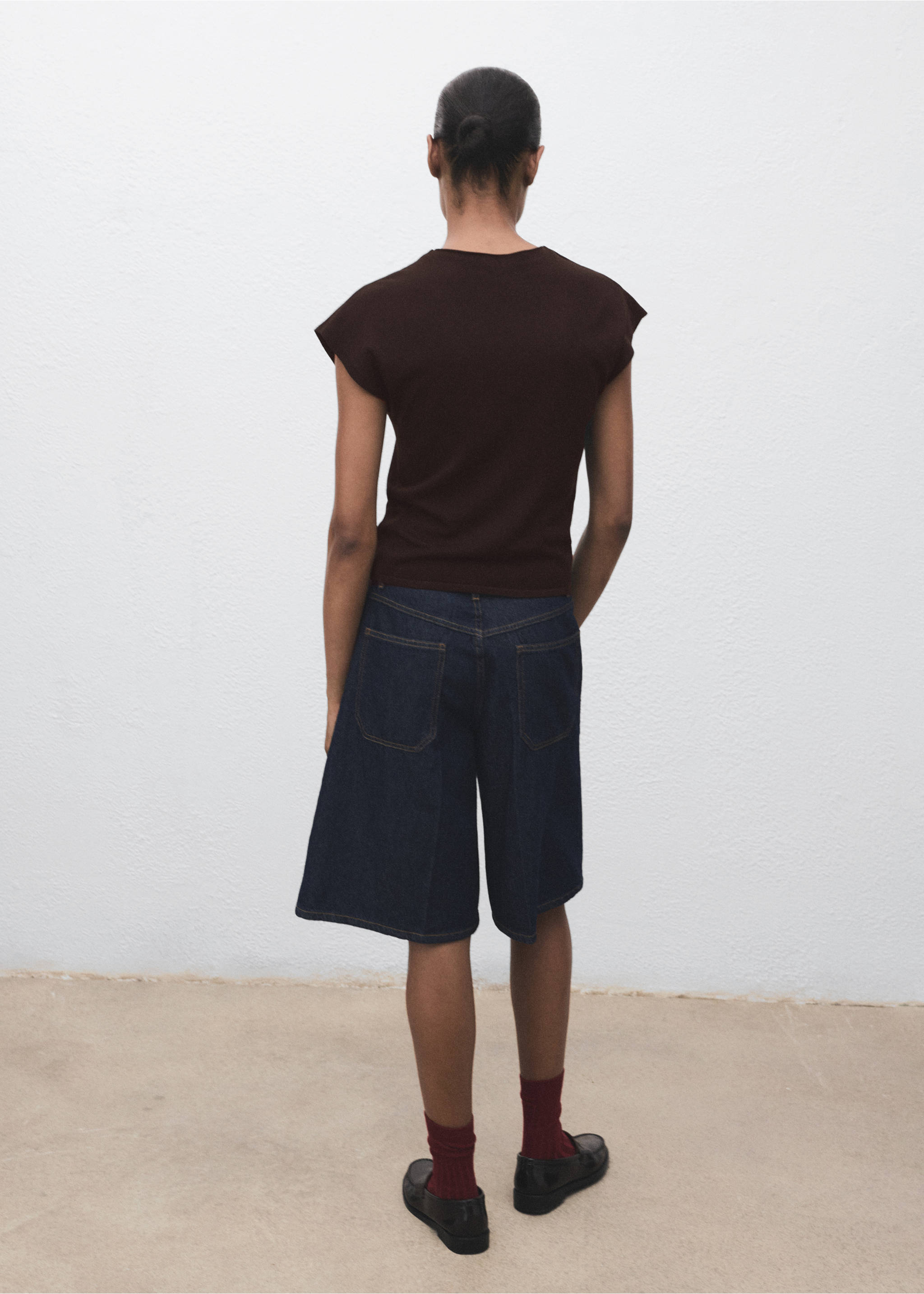 Short-sleeved fine-knit sweater - Reverse of the article, Chocolate. Ref: 87055763-00.