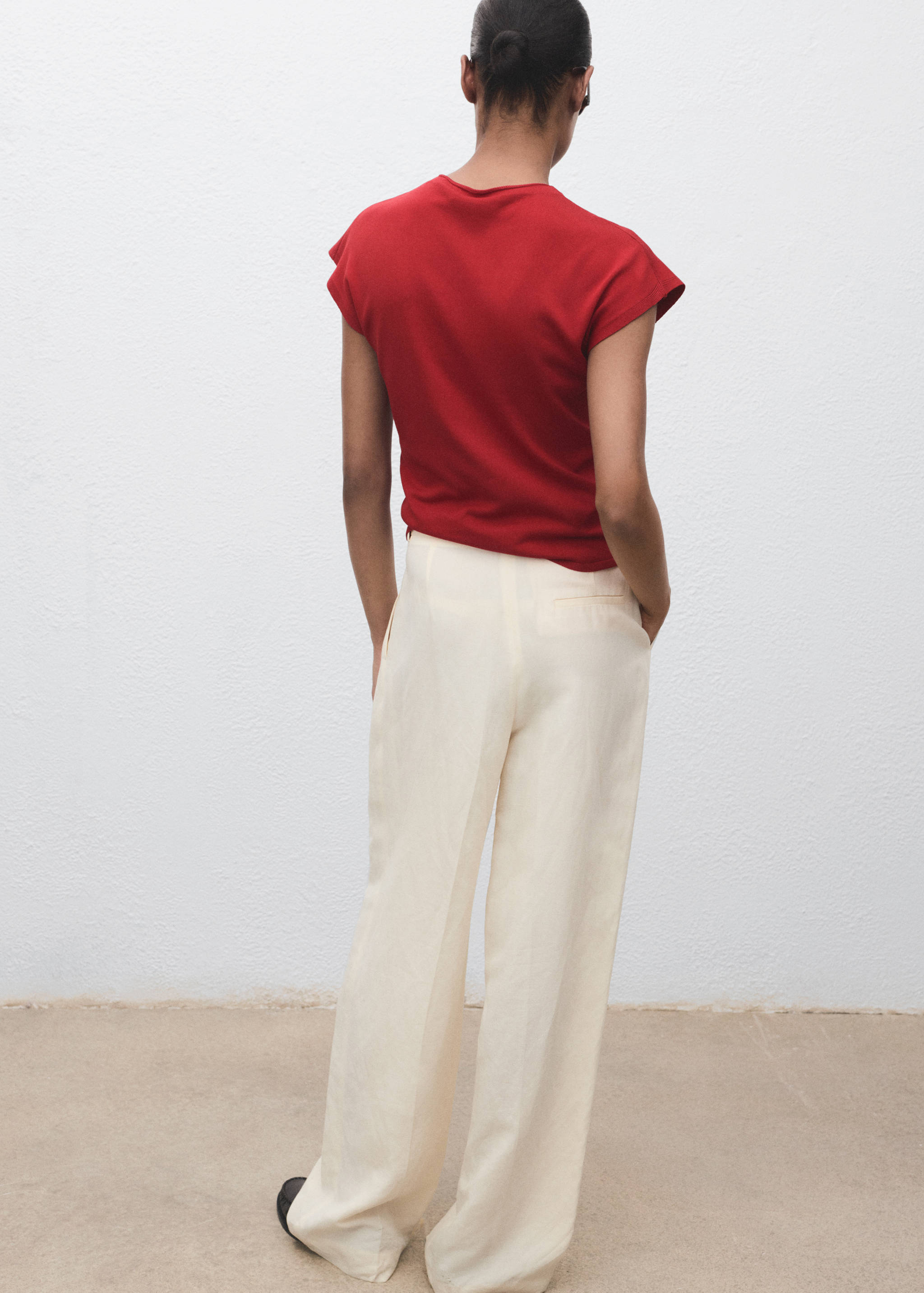 Short-sleeved fine-knit sweater - Reverse of the article