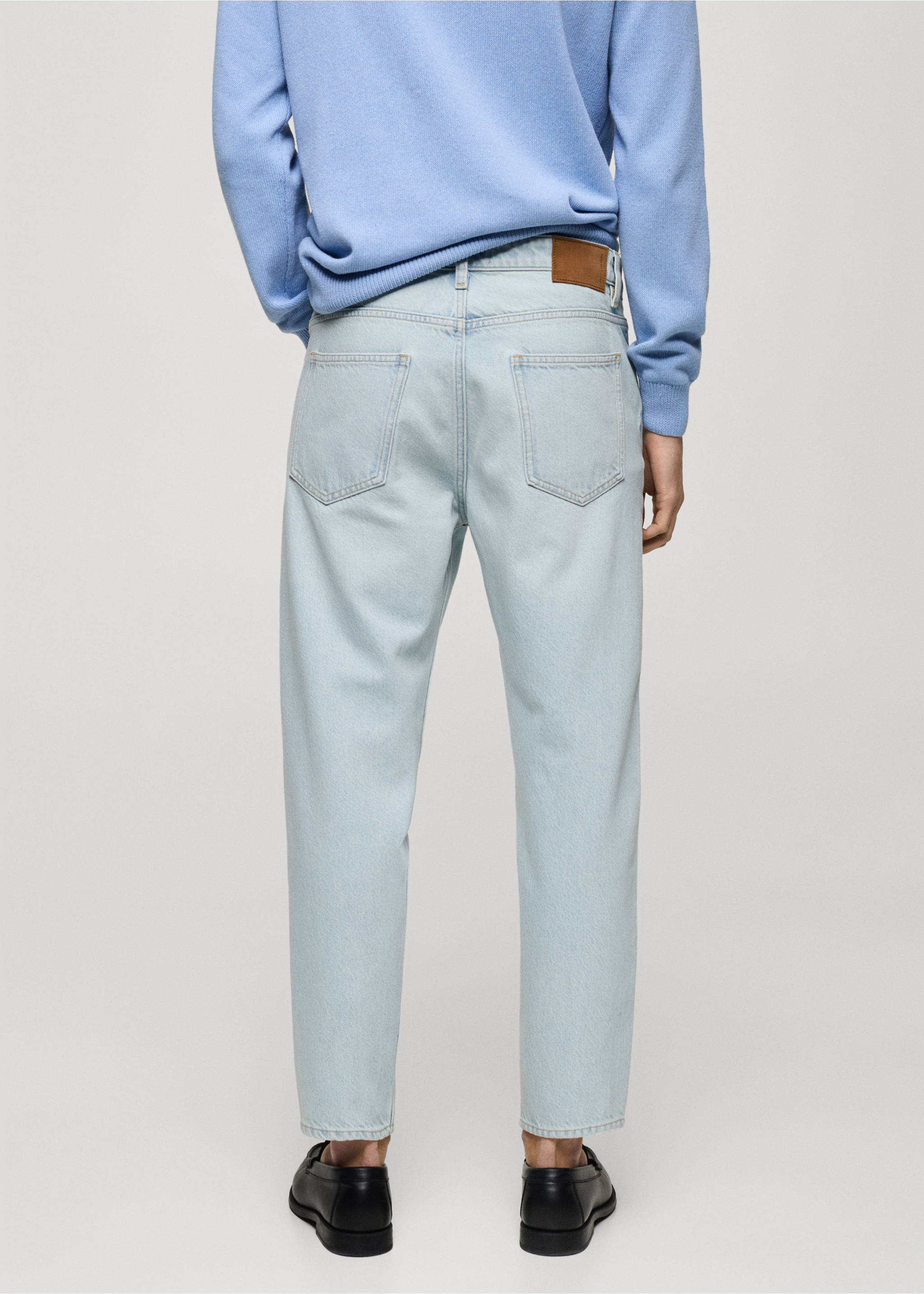 Cropped carrot-fit jeans - Reverse of the article, Bleach Blue. Ref: 87055921-00.