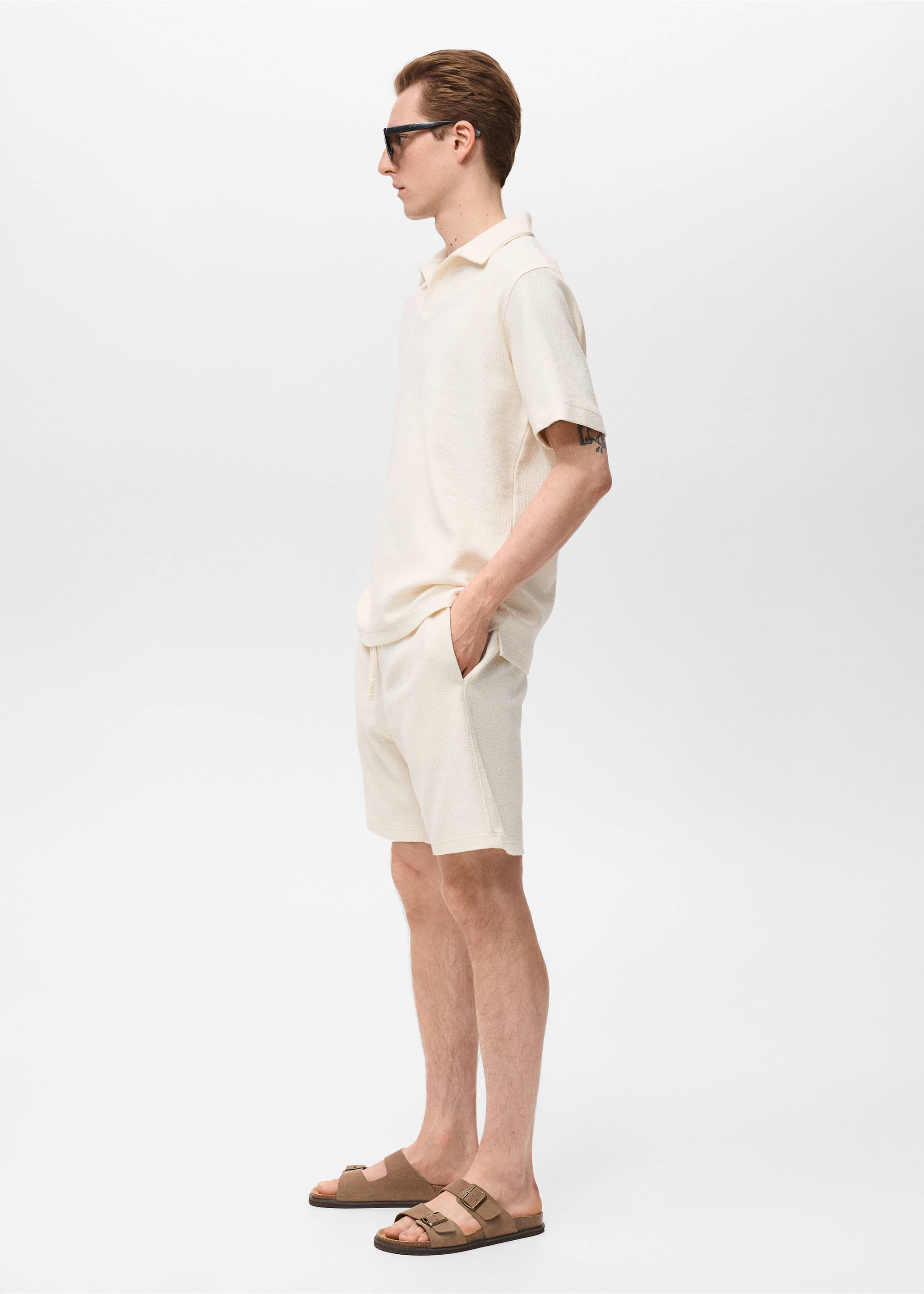 Textured cotton bermuda shorts with drawstring - Details of the article 2, Ecru. Ref: 87055924-00.