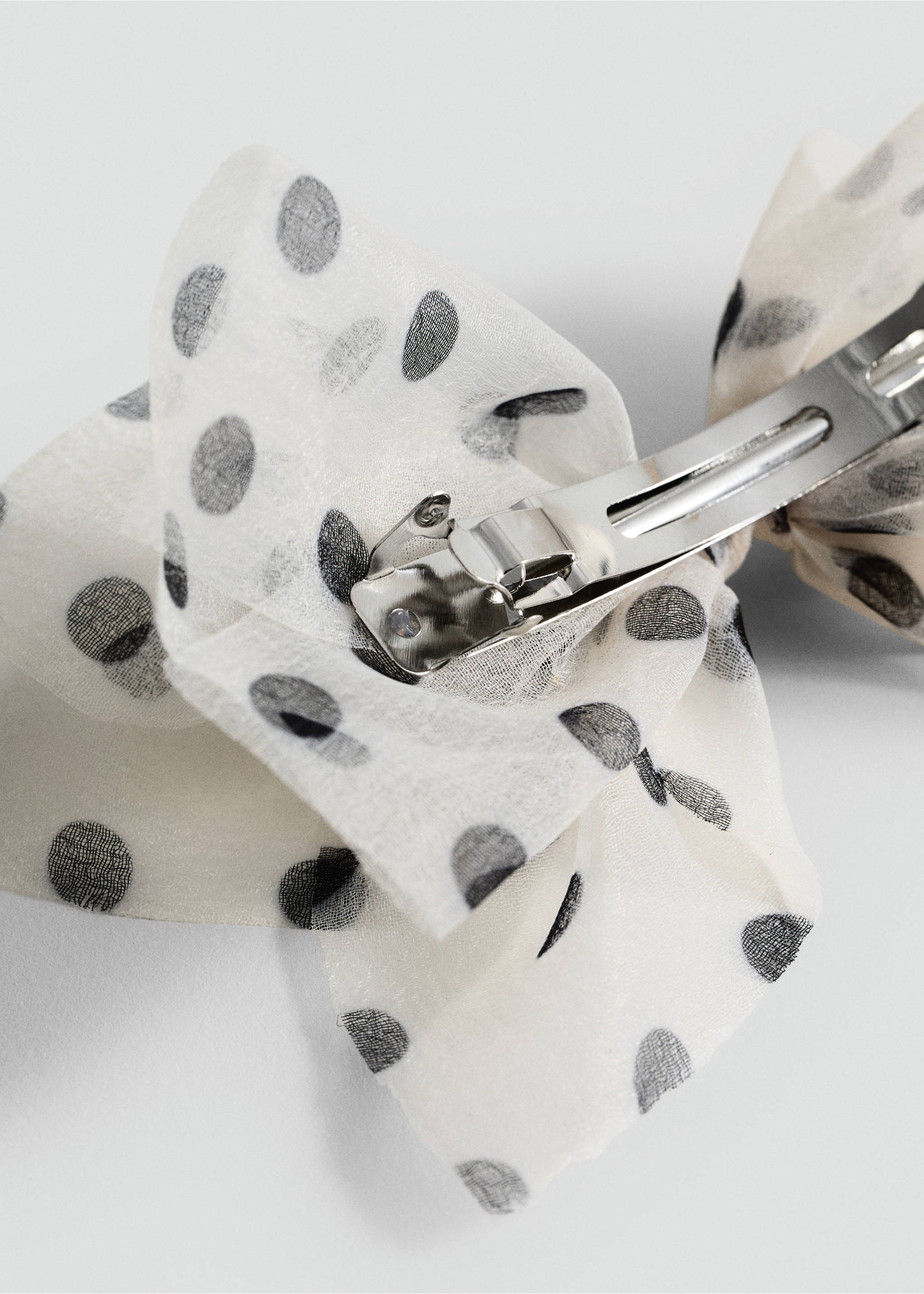 Polka-dot bow clip - Medium plane, Ecru. Ref: 87055930-00.