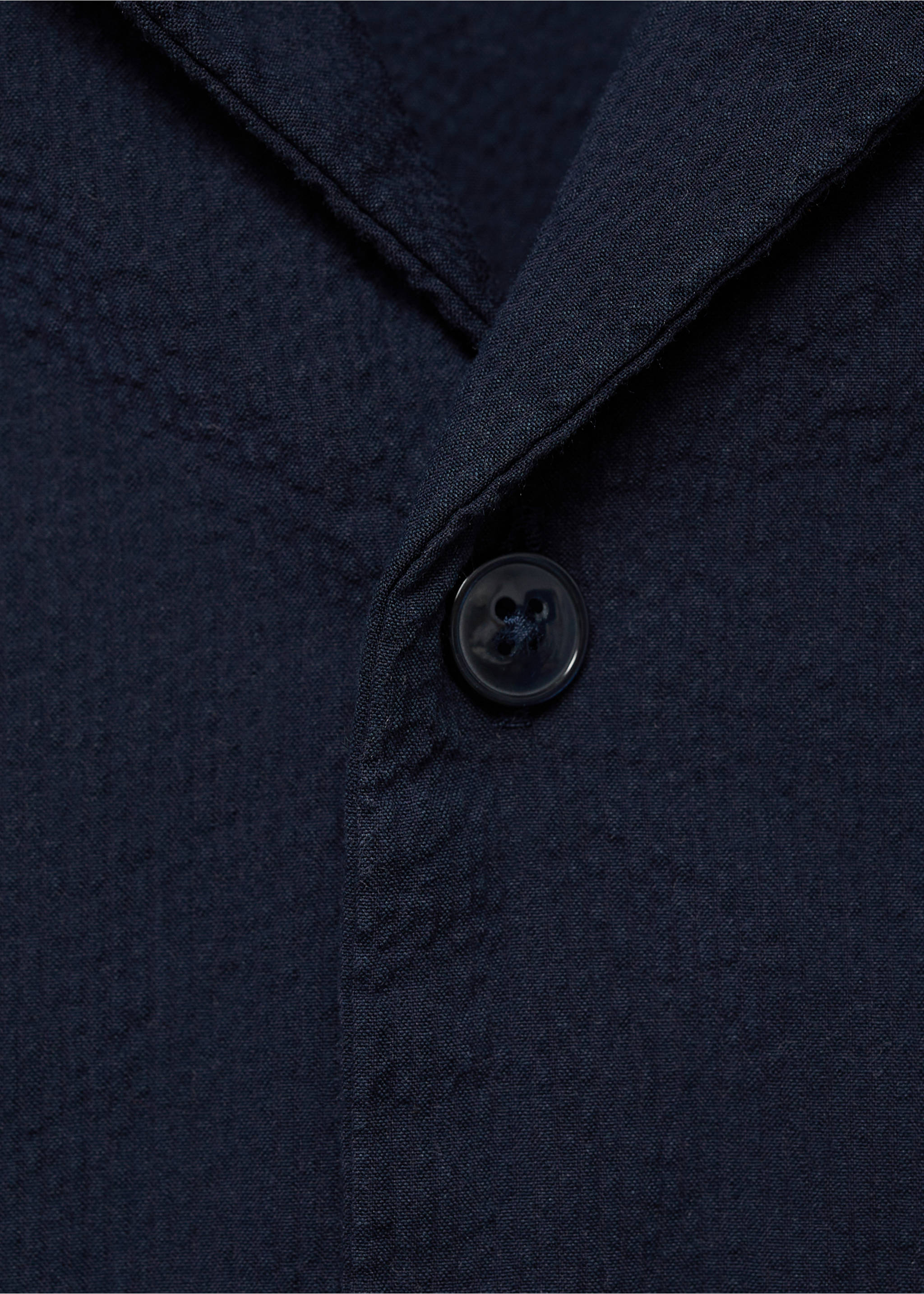 Teksturirana košulja s kuglačkim ovratnikom - Stražnji dio artikla, Tamnoplava. Ref: 87055931-00.