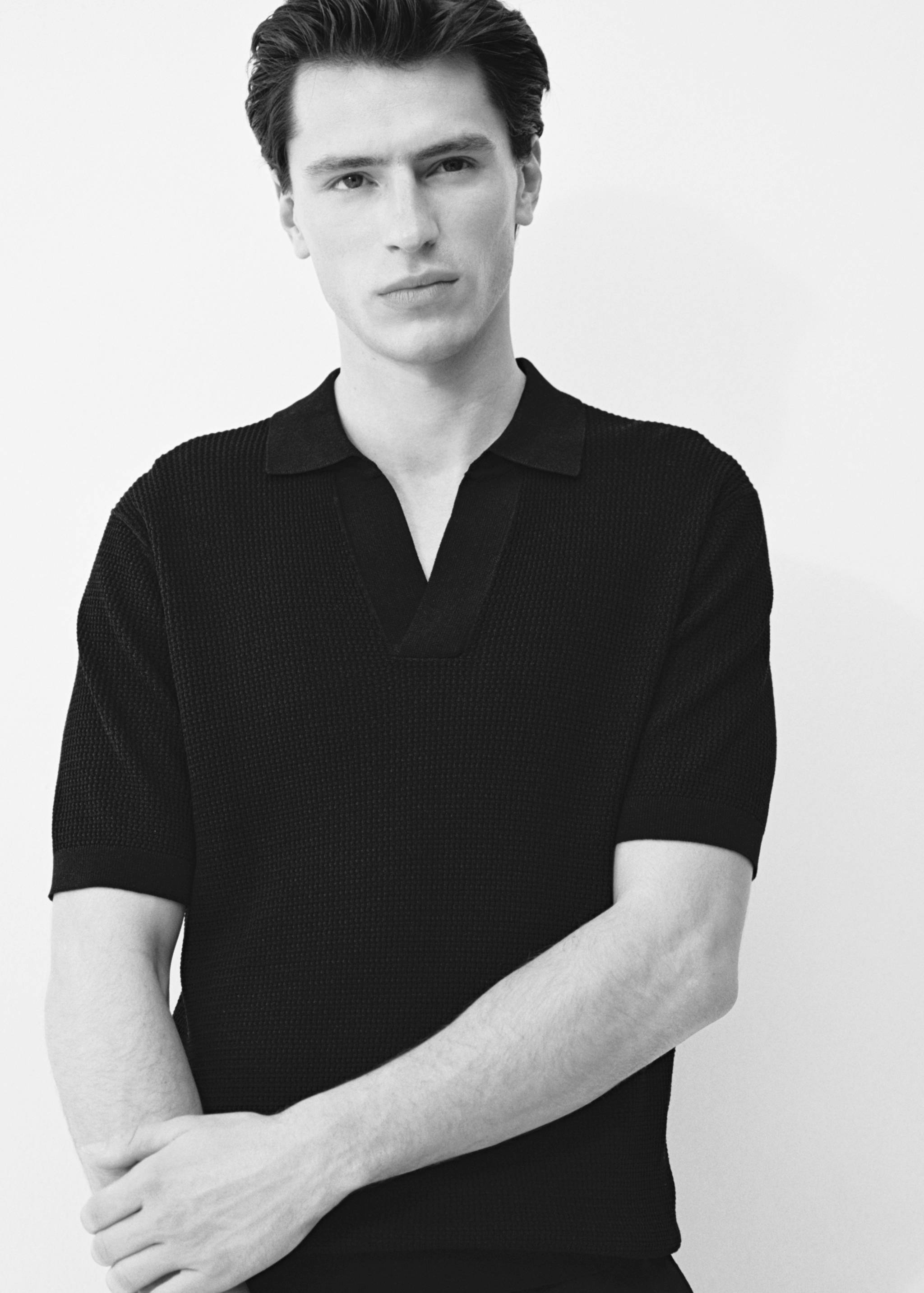 Strukturiertes Feinstrick-Poloshirt - Detail des Artikels 3