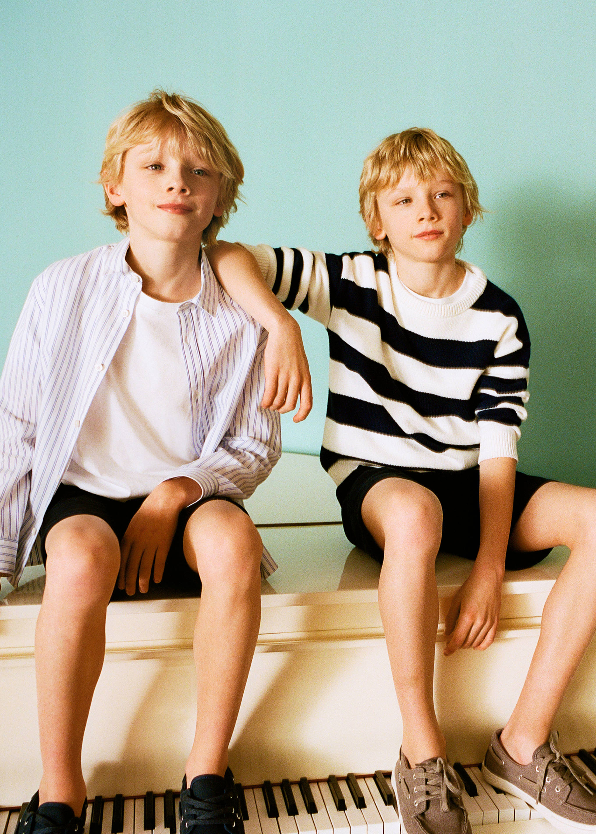 Knit striped sweater - General plane